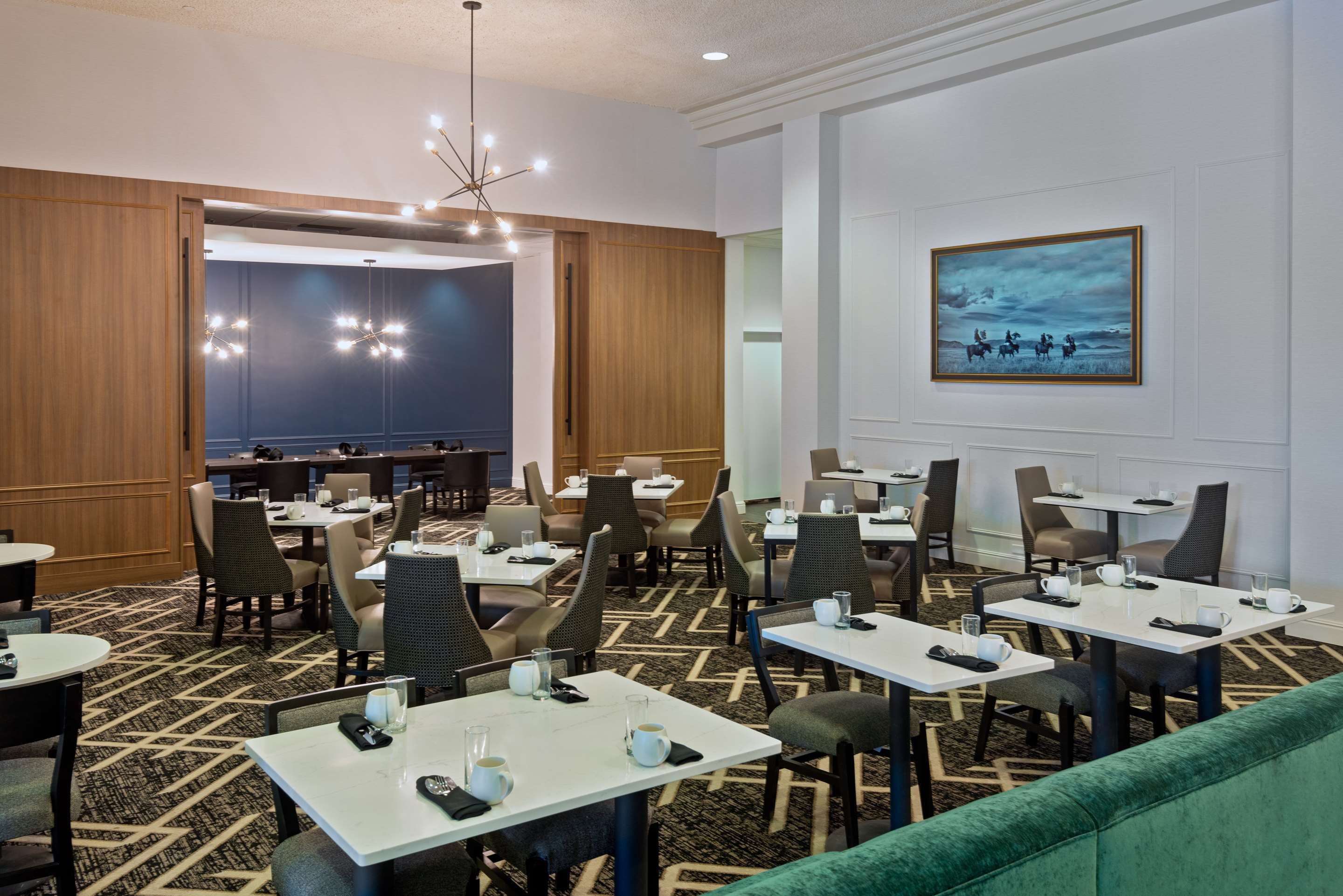BarLounge | The Pennywell St.Louis Downtown, a Hilton Hotel