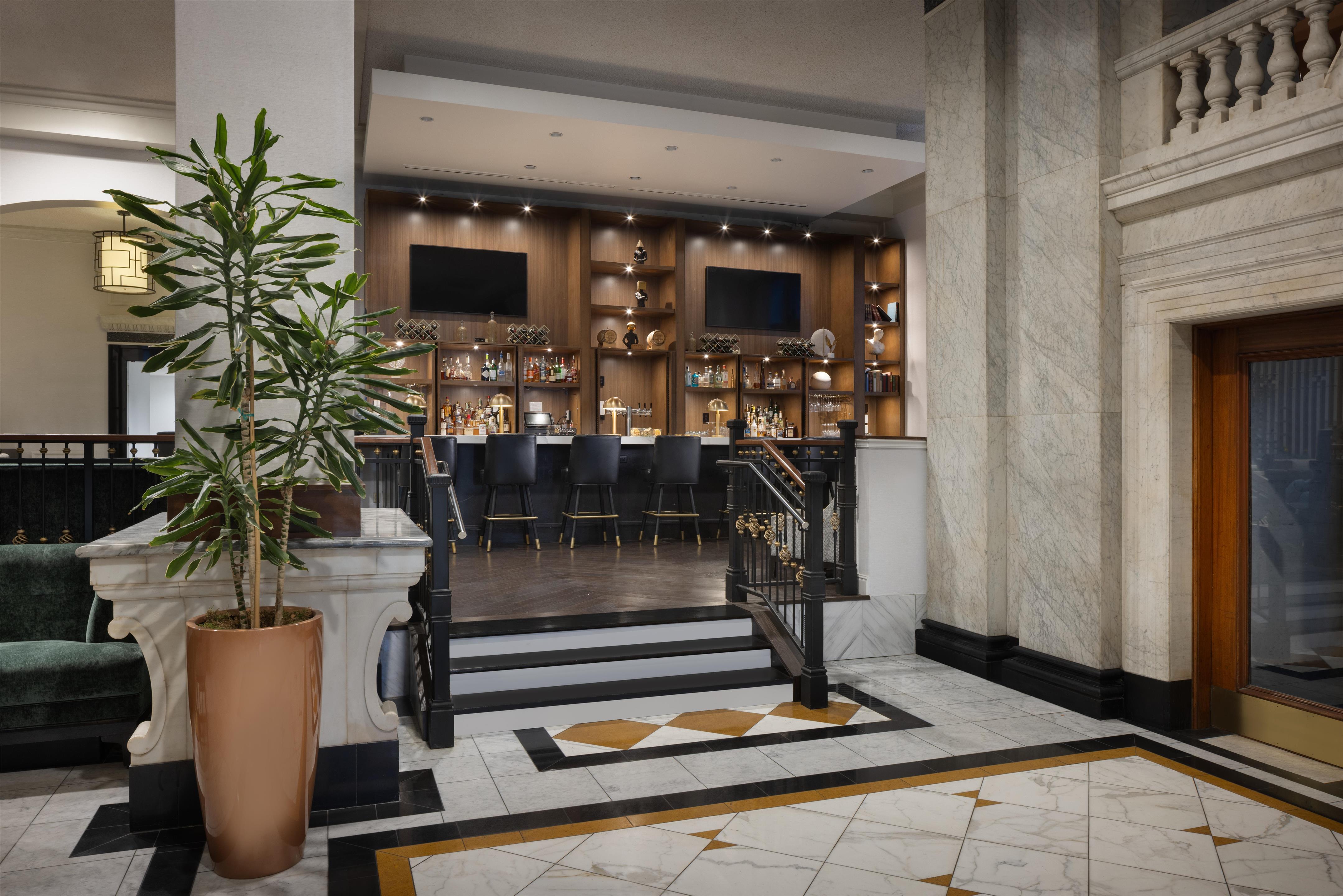 BarLounge | The Pennywell St.Louis Downtown, a Hilton Hotel