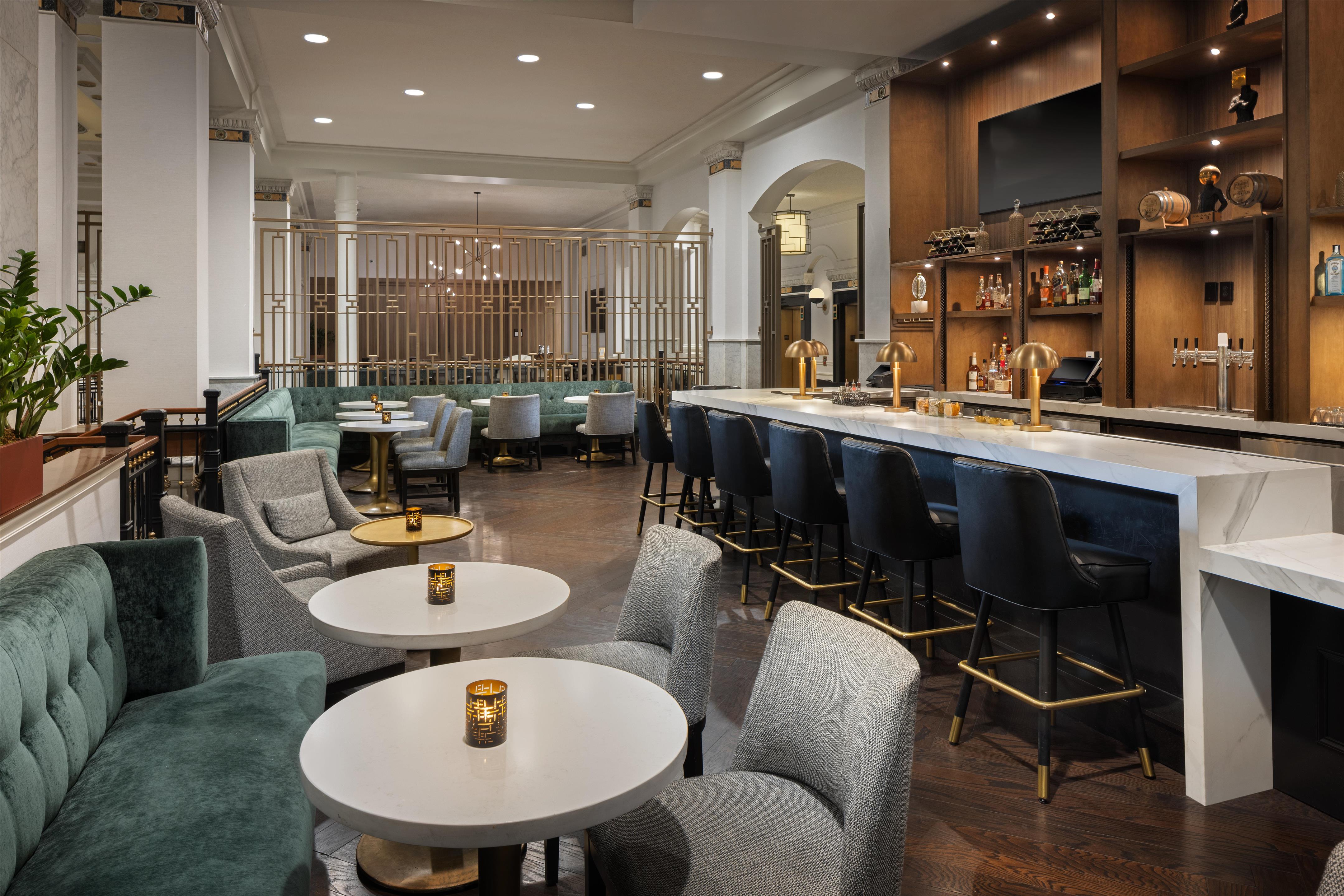 BarLounge | The Pennywell St.Louis Downtown, a Hilton Hotel