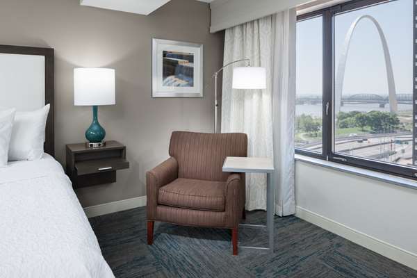  - Hampton Inn Downtown at the Arch St Louis - I-44, Exits 292 & 292B