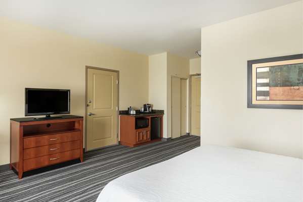  - Hilton Garden Inn O'Fallon - I-64, Exit 16