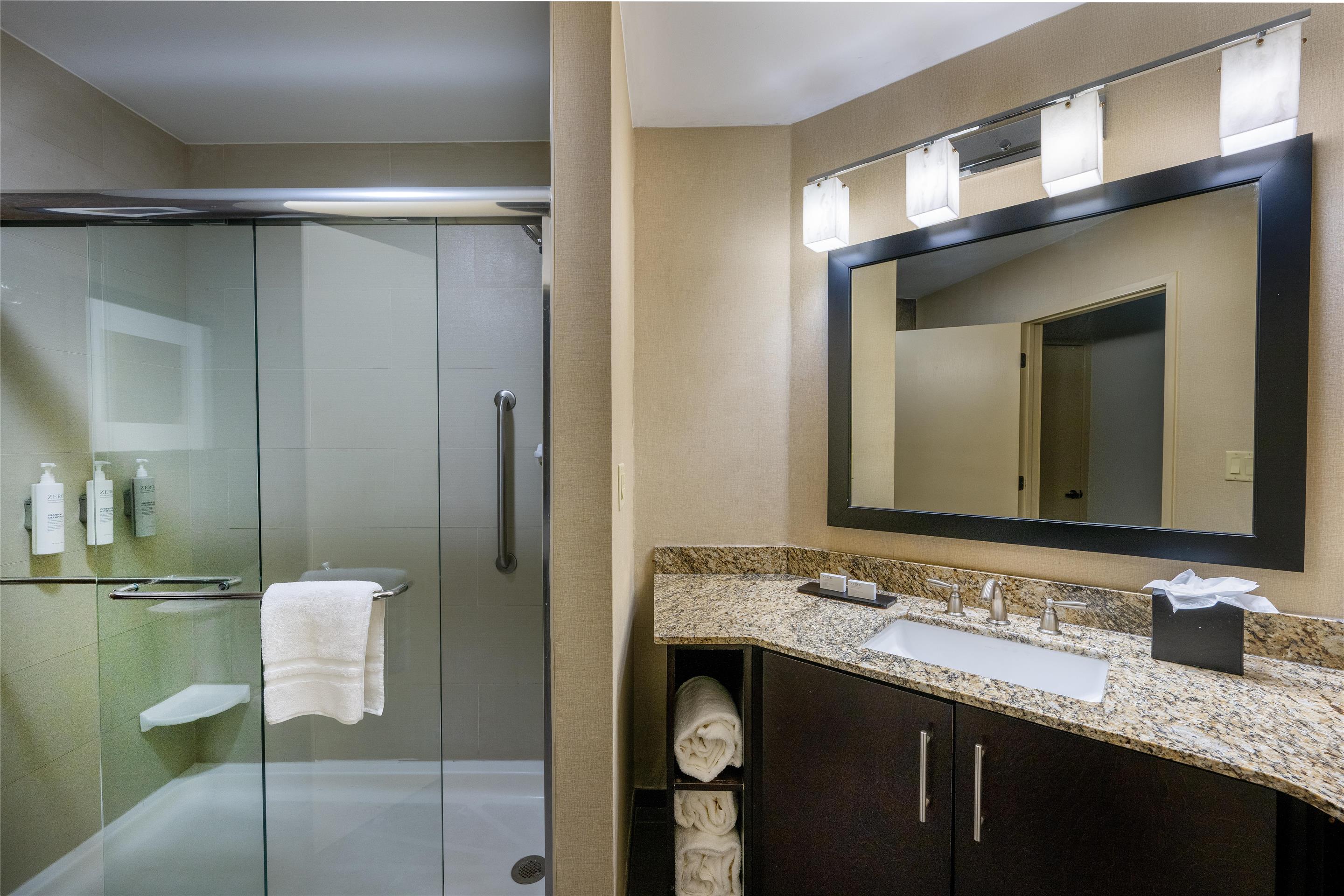 Guest room bath