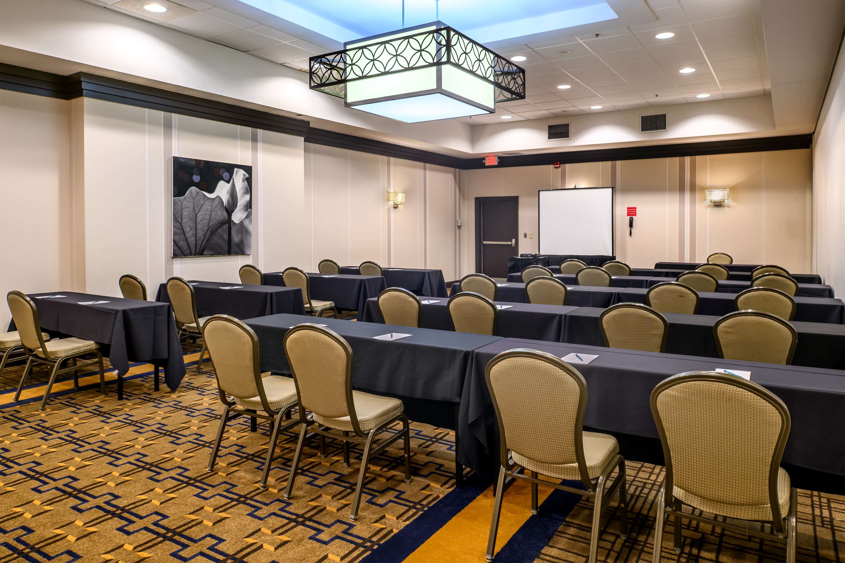 Meeting Room | Embassy Suites by Hilton St. Louis Airport