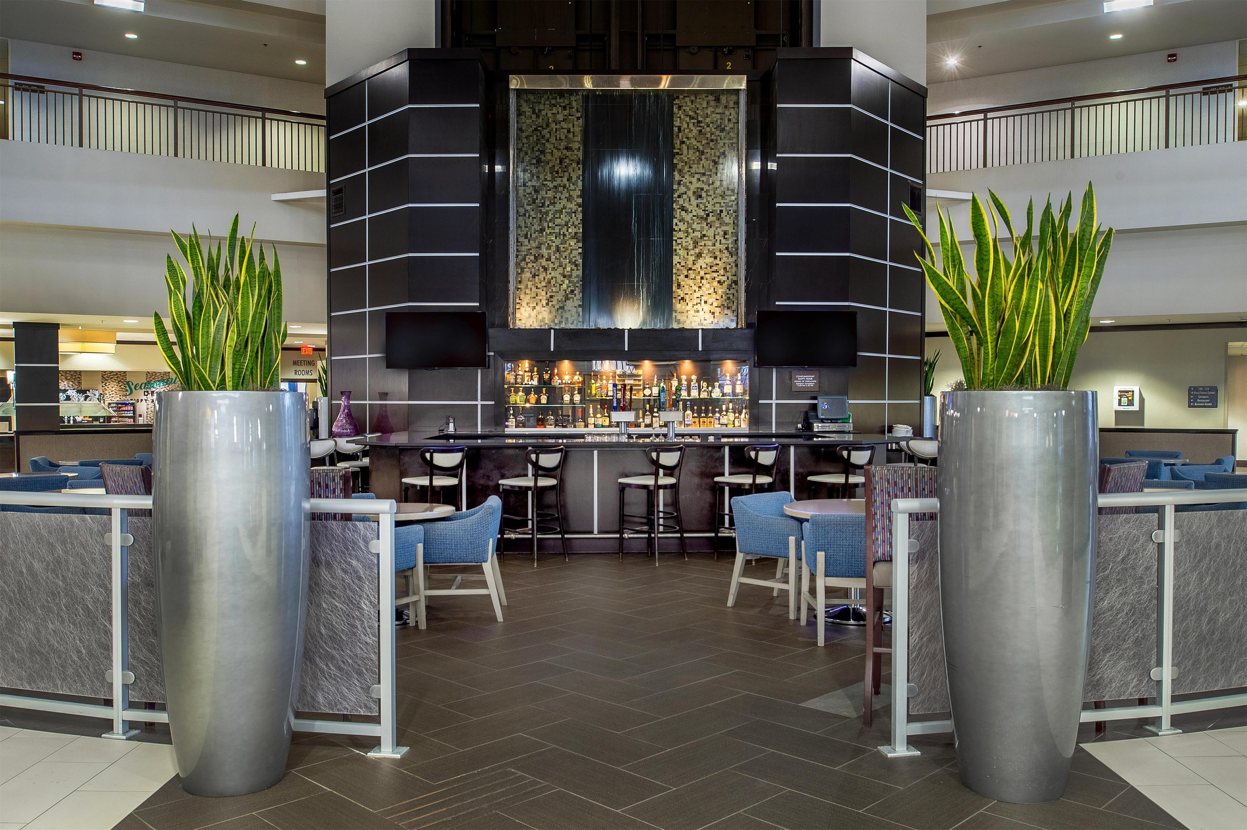 BarLounge | Embassy Suites by Hilton St. Louis Airport
