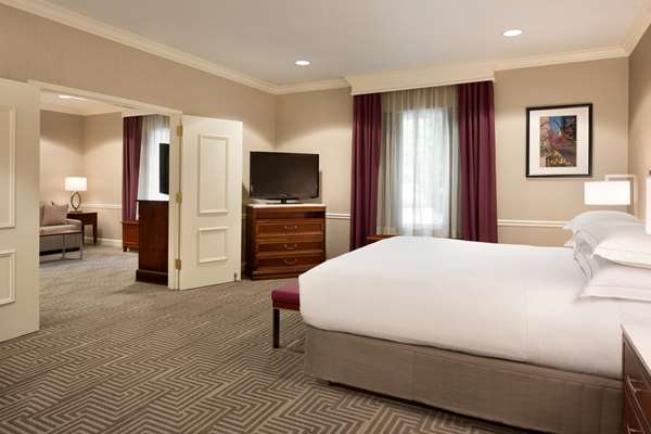  - Hilton Hotel Frontenac - I-64, Exit 28A