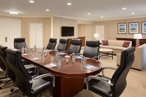  - Hilton Hotel Frontenac - I-64, Exit 28A