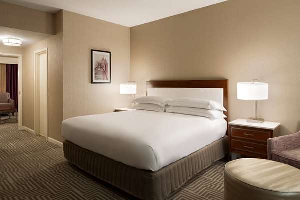  - Hilton Hotel Frontenac - I-64, Exit 28A