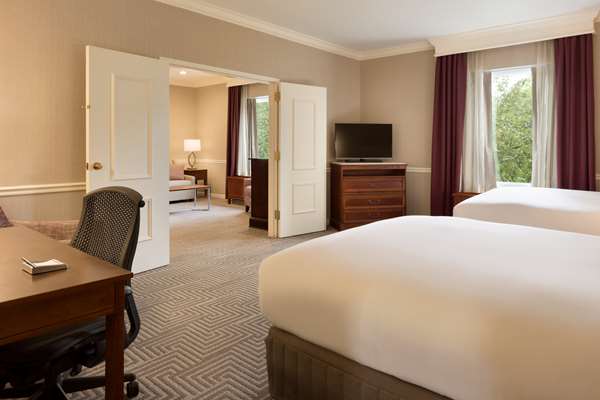 - Hilton Hotel Frontenac - I-64, Exit 28A