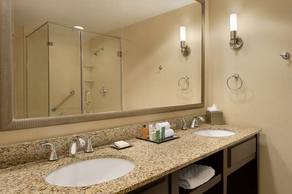  - Hilton Hotel Frontenac - I-64, Exit 28A