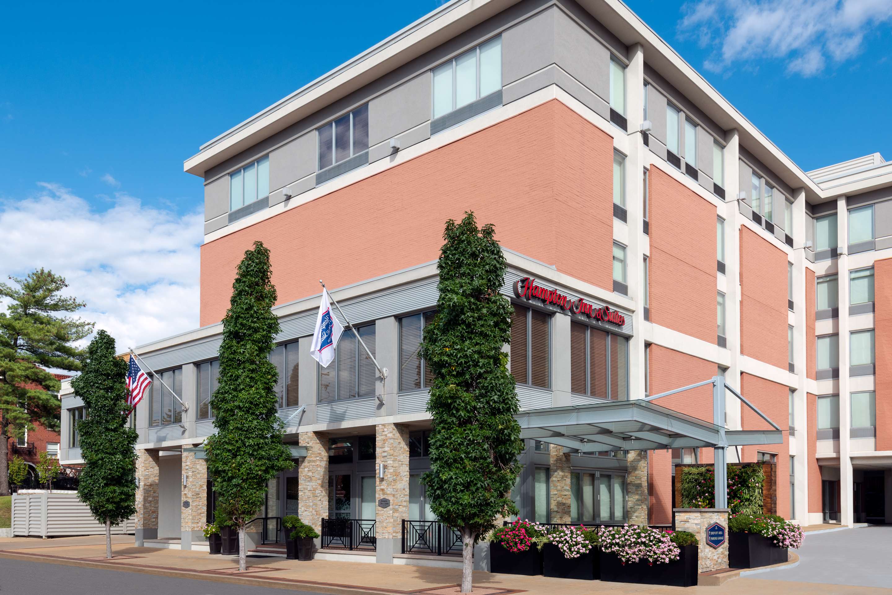 Exterior | Hampton Inn & Suites Clayton/St. Louis-Galleria Area