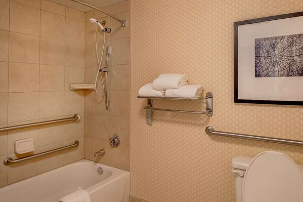  - Hilton Garden Inn St Louis Airport - I-70, Exit 239 & 240