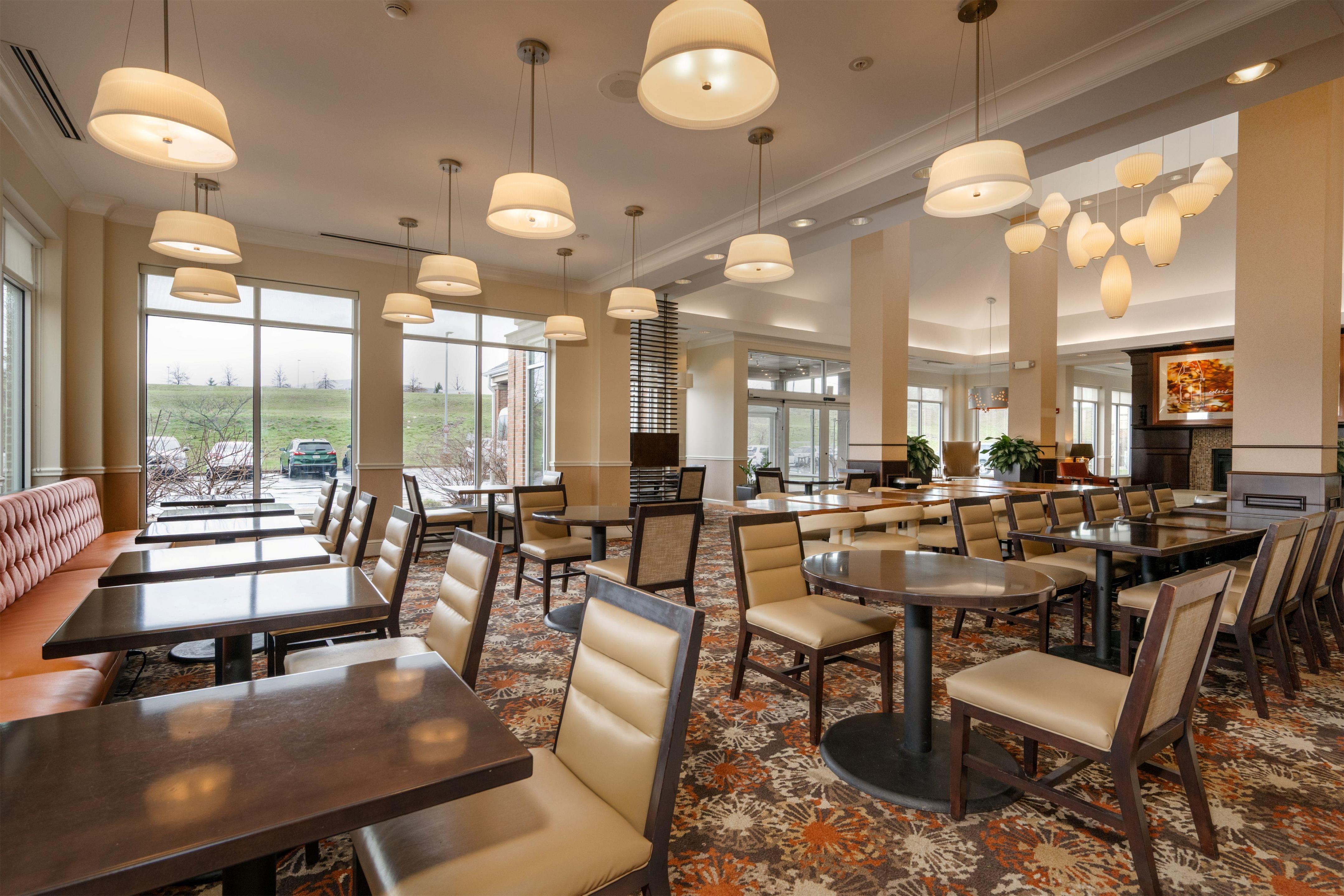 Restaurant | Hilton Garden Inn St. Louis Airport
