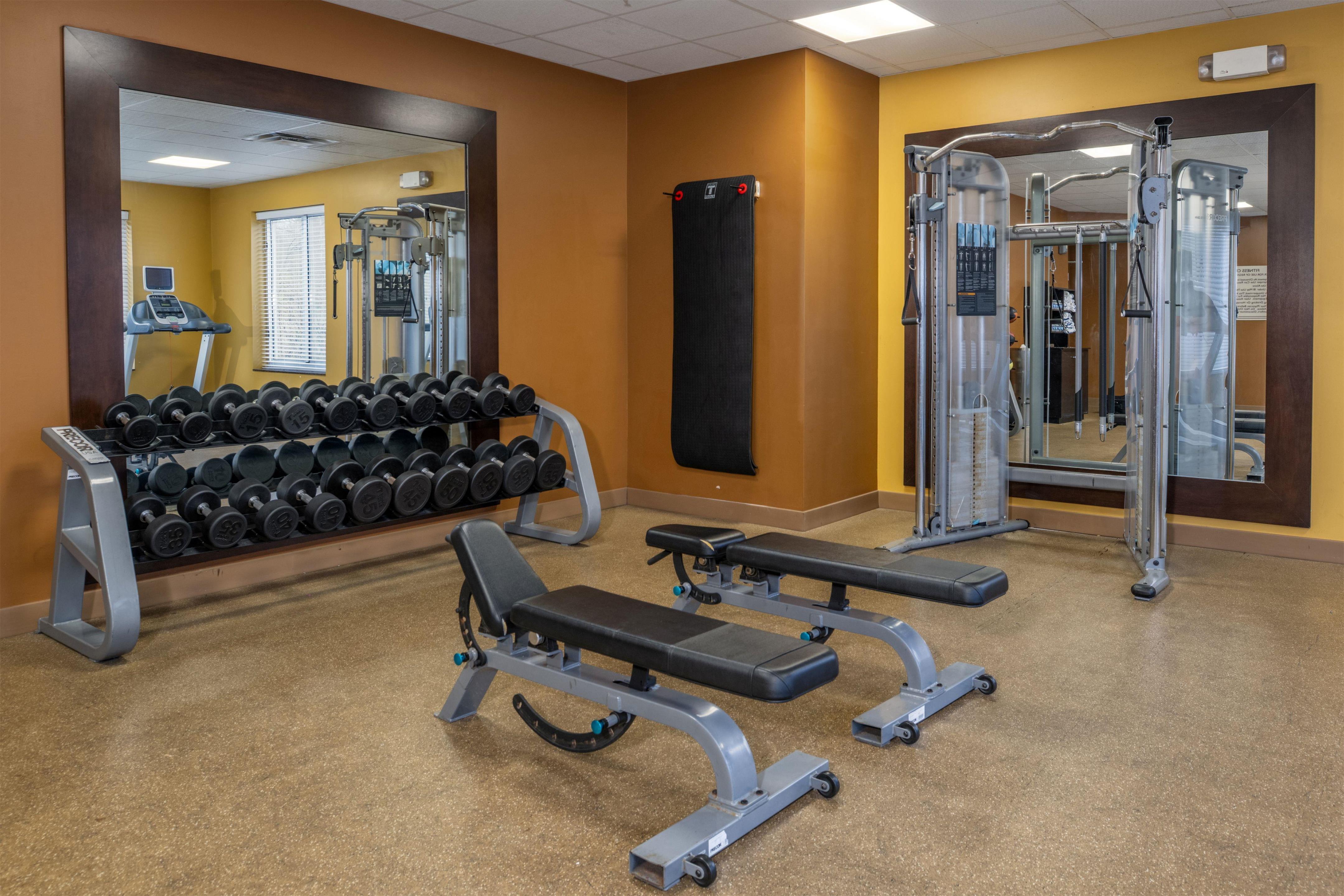 Health club fitness center gym | Hilton Garden Inn St. Louis Airport