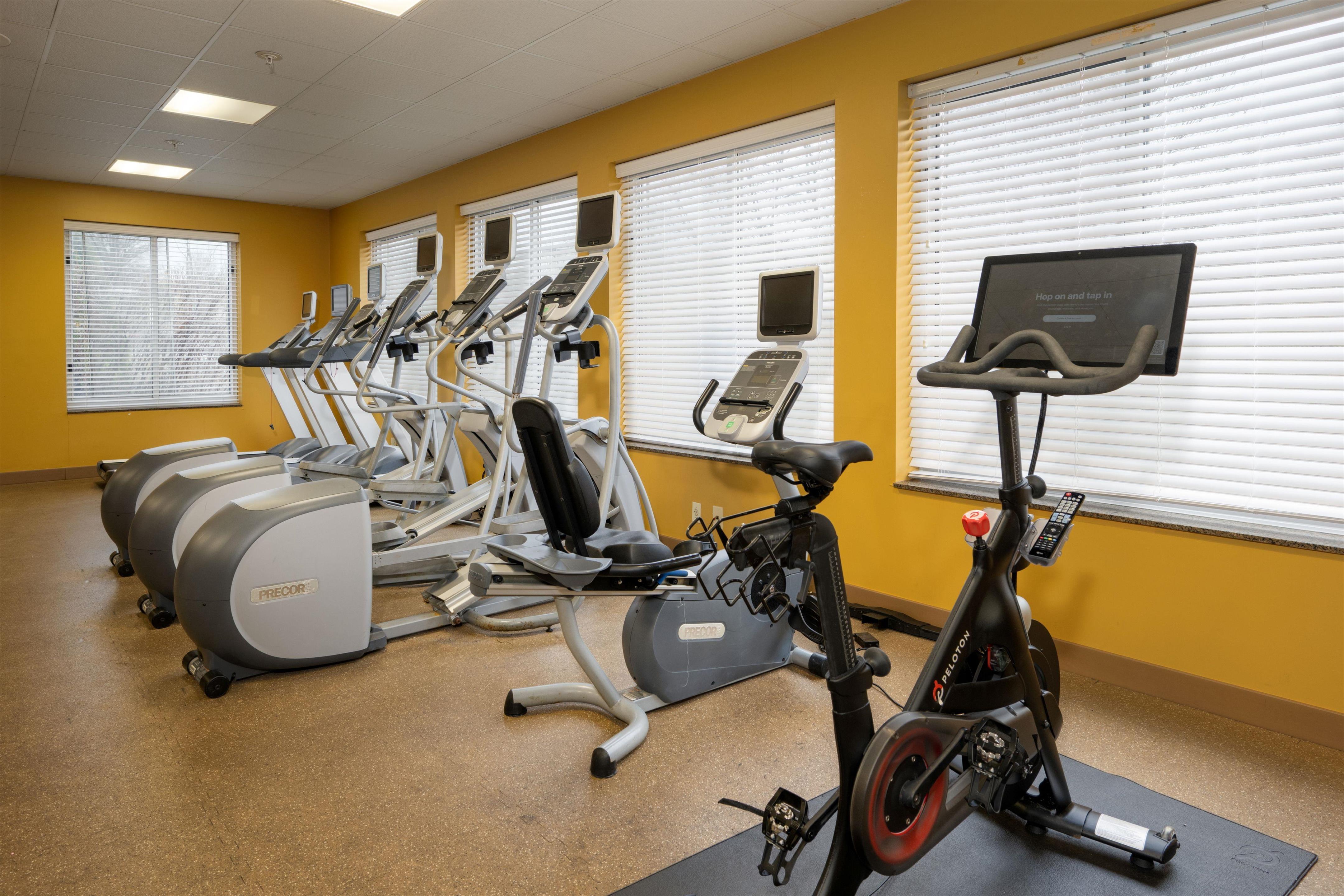 Health club fitness center gym | Hilton Garden Inn St. Louis Airport