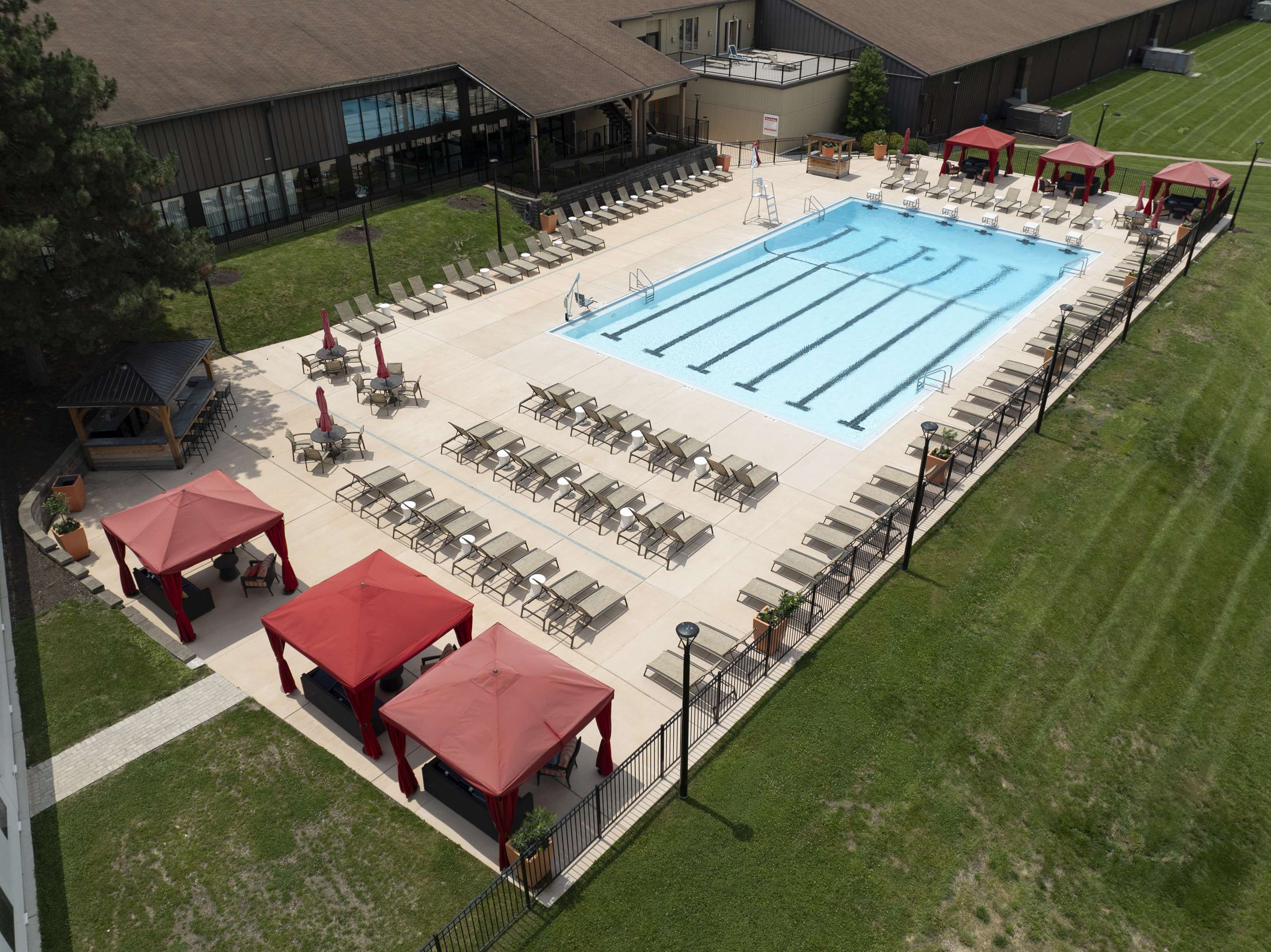 Pool | DoubleTree by Hilton Hotel St. Louis - Chesterfield