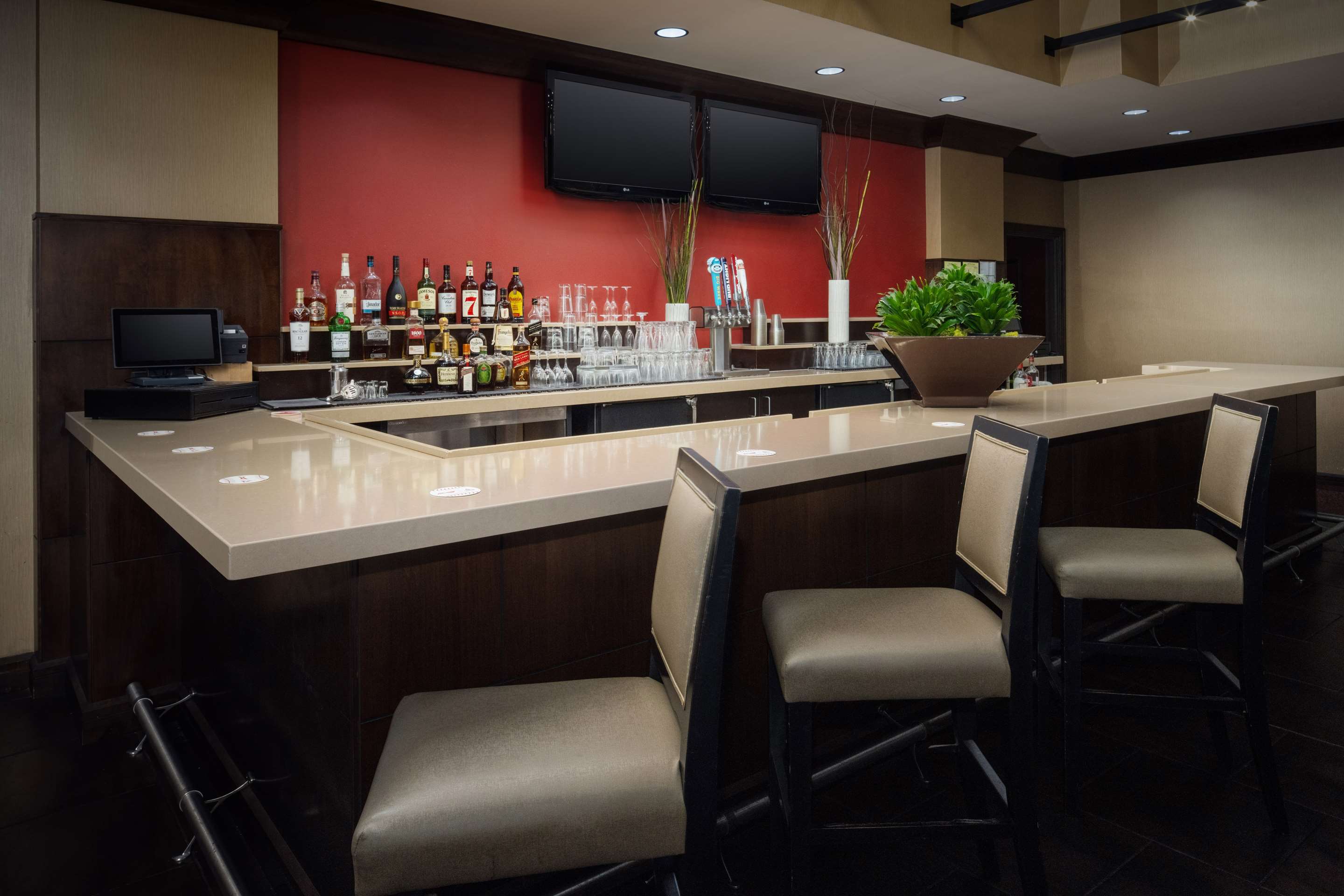 BarLounge | Embassy Suites by Hilton St. Louis Downtown