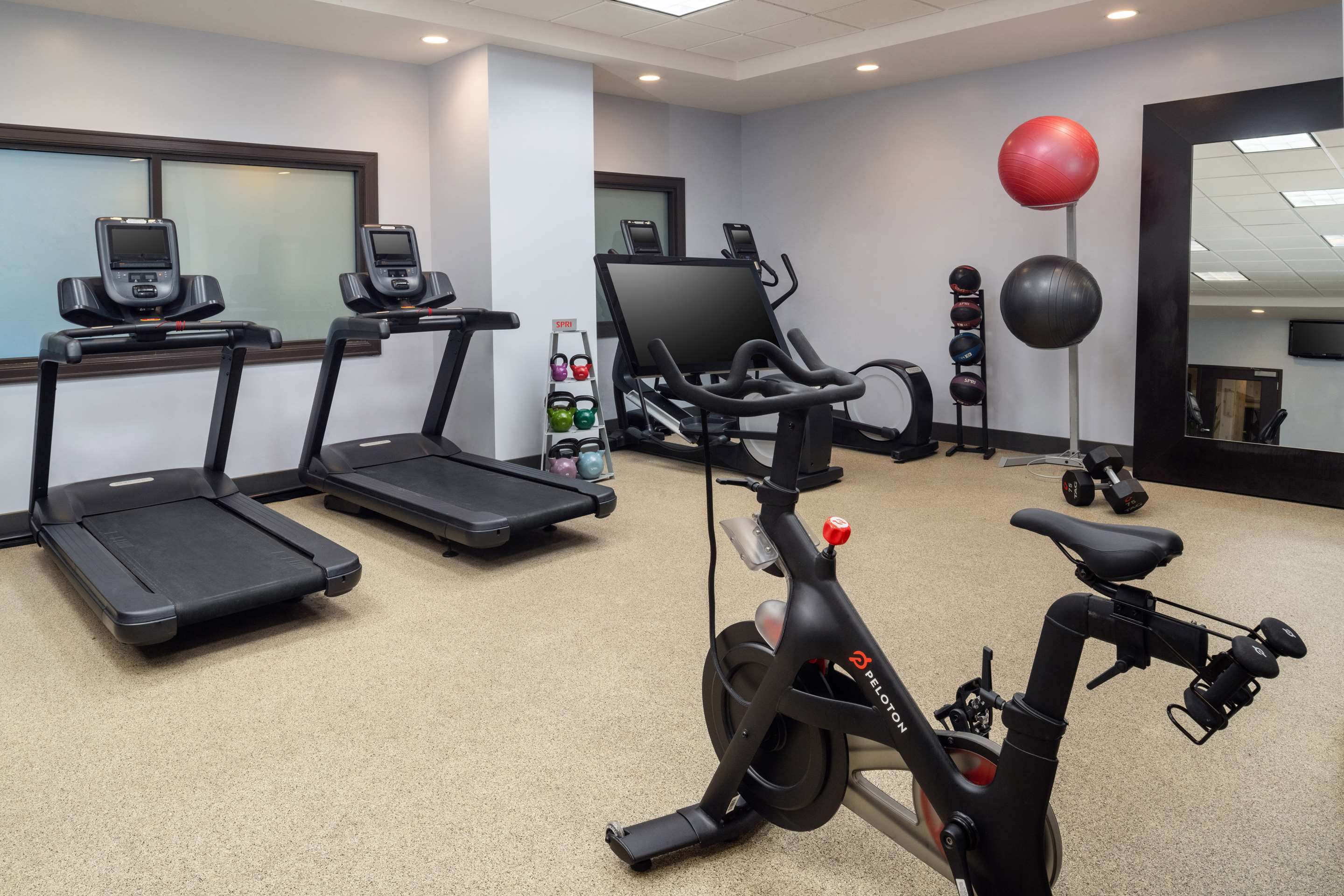Health club fitness center gym | Embassy Suites by Hilton St. Louis Downtown
