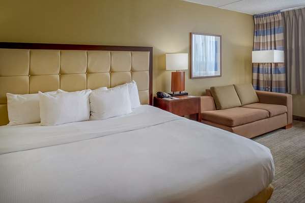  - DoubleTree by Hilton Hotel Maryland Heights - I-270, Exit 16