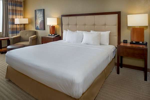  - DoubleTree by Hilton Hotel Maryland Heights - I-270, Exit 16