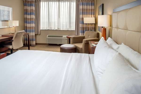  - DoubleTree by Hilton Hotel Maryland Heights - I-270, Exit 16