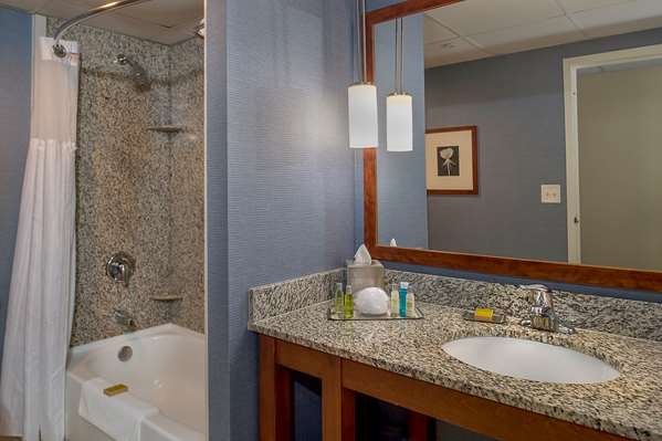  - DoubleTree by Hilton Hotel Maryland Heights - I-270, Exit 16