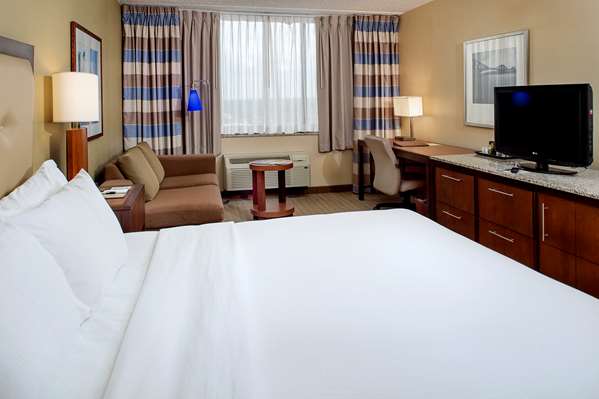  - DoubleTree by Hilton Hotel Maryland Heights - I-270, Exit 16