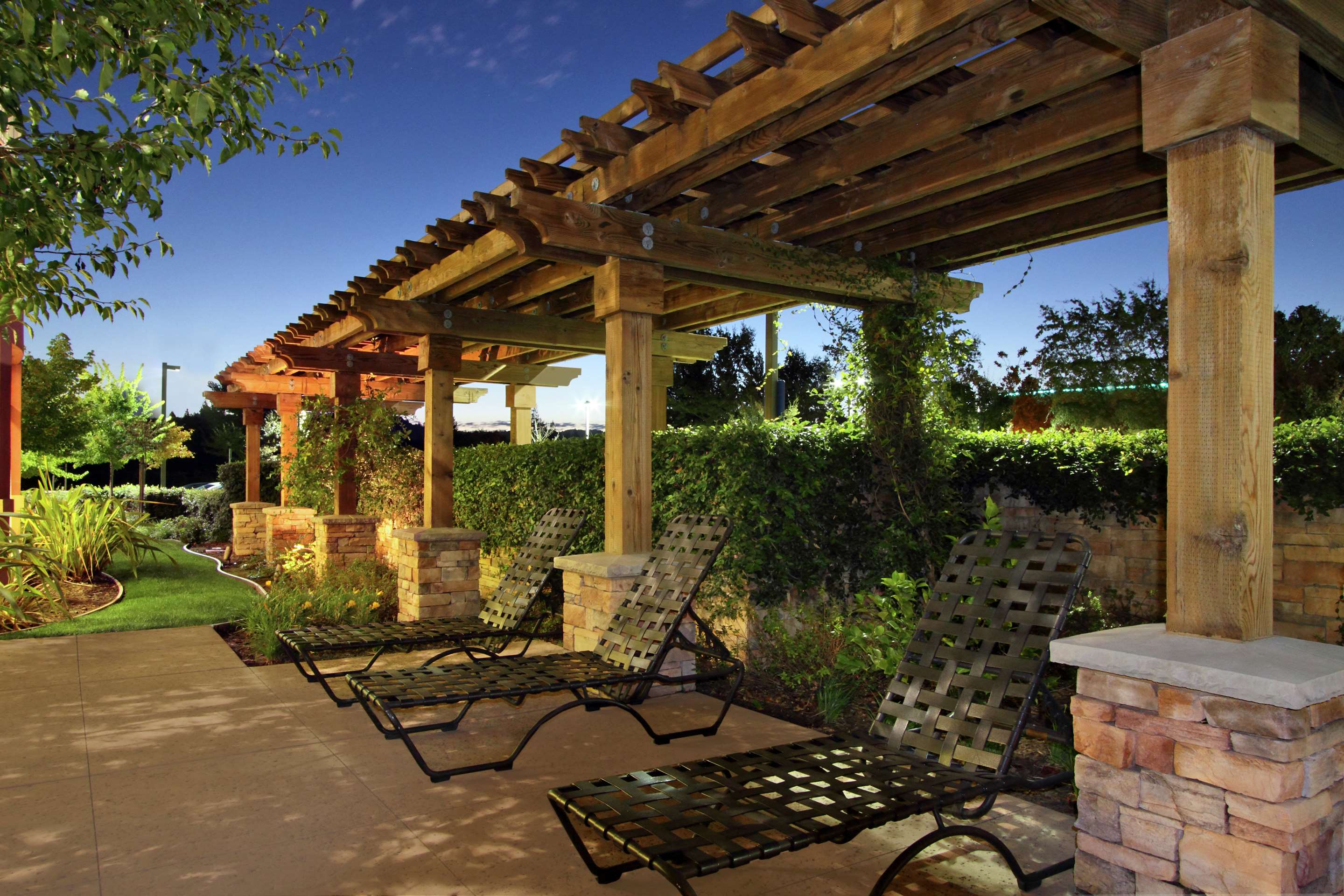 Exterior | Hilton Garden Inn Sonoma County Airport