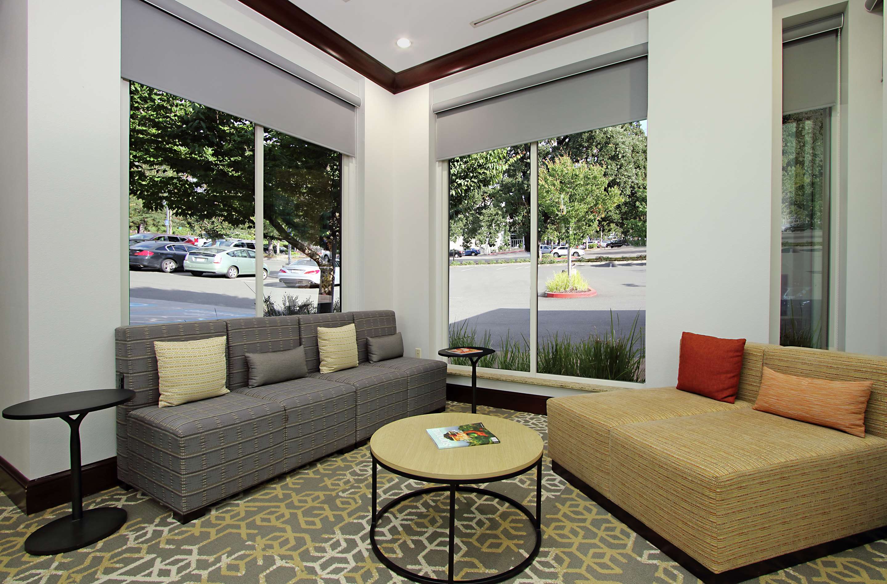 Lobby | Hilton Garden Inn Sonoma County Airport