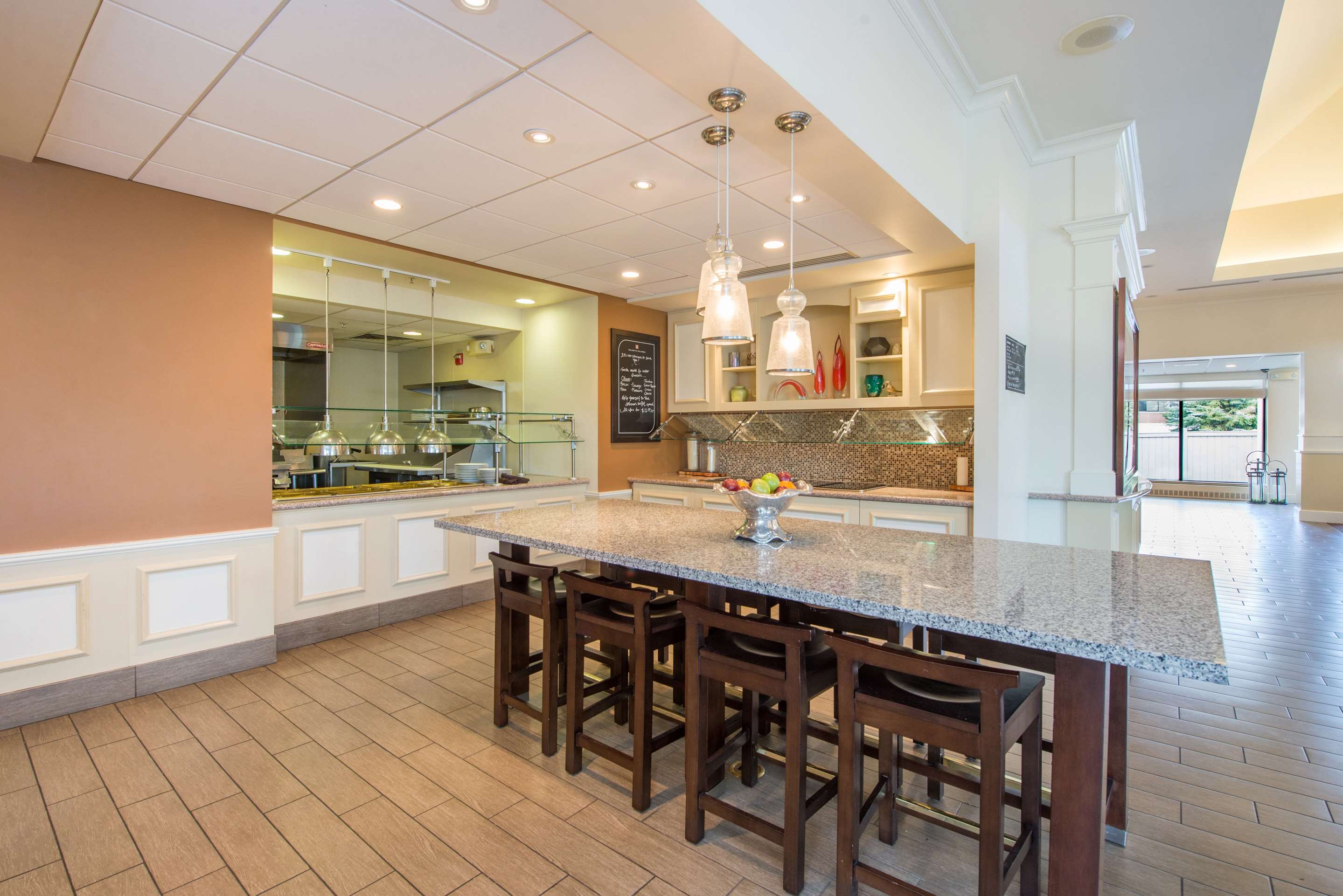 Restaurant | Hilton Garden Inn Fishkill
