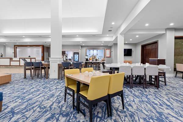 Amenities - Hilton Garden Inn Auburn