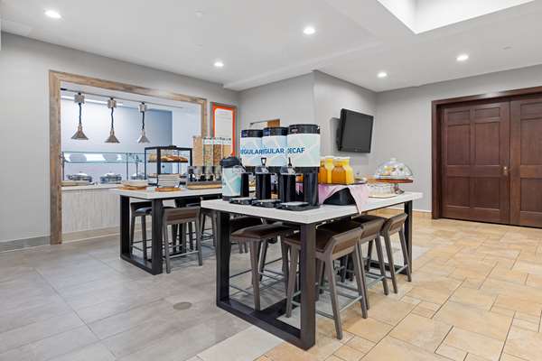 Amenities - Hilton Garden Inn Auburn