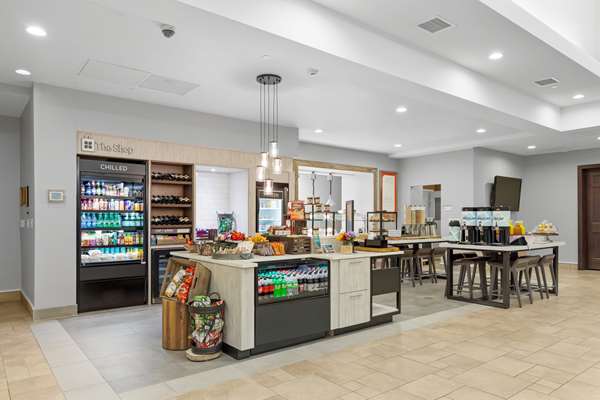 Amenities - Hilton Garden Inn Auburn