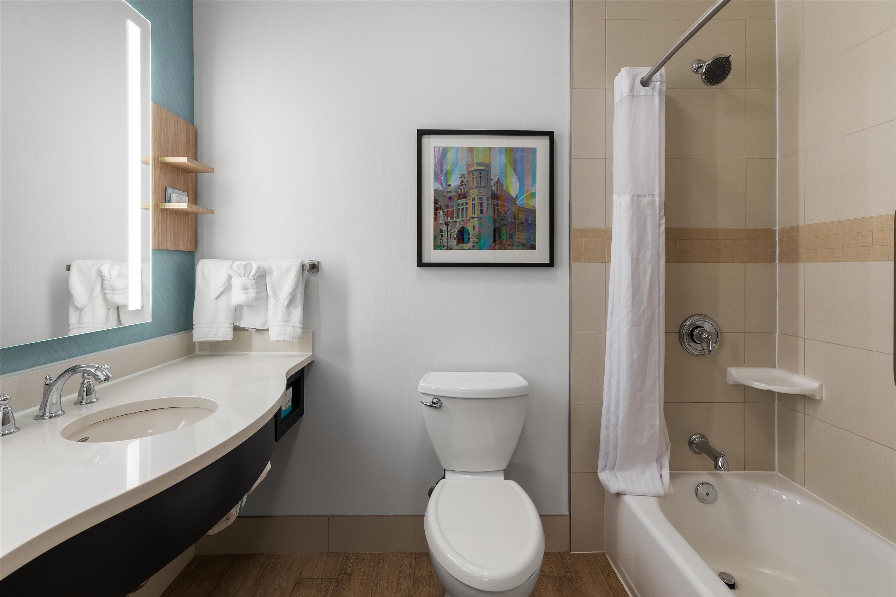 Guest room bath