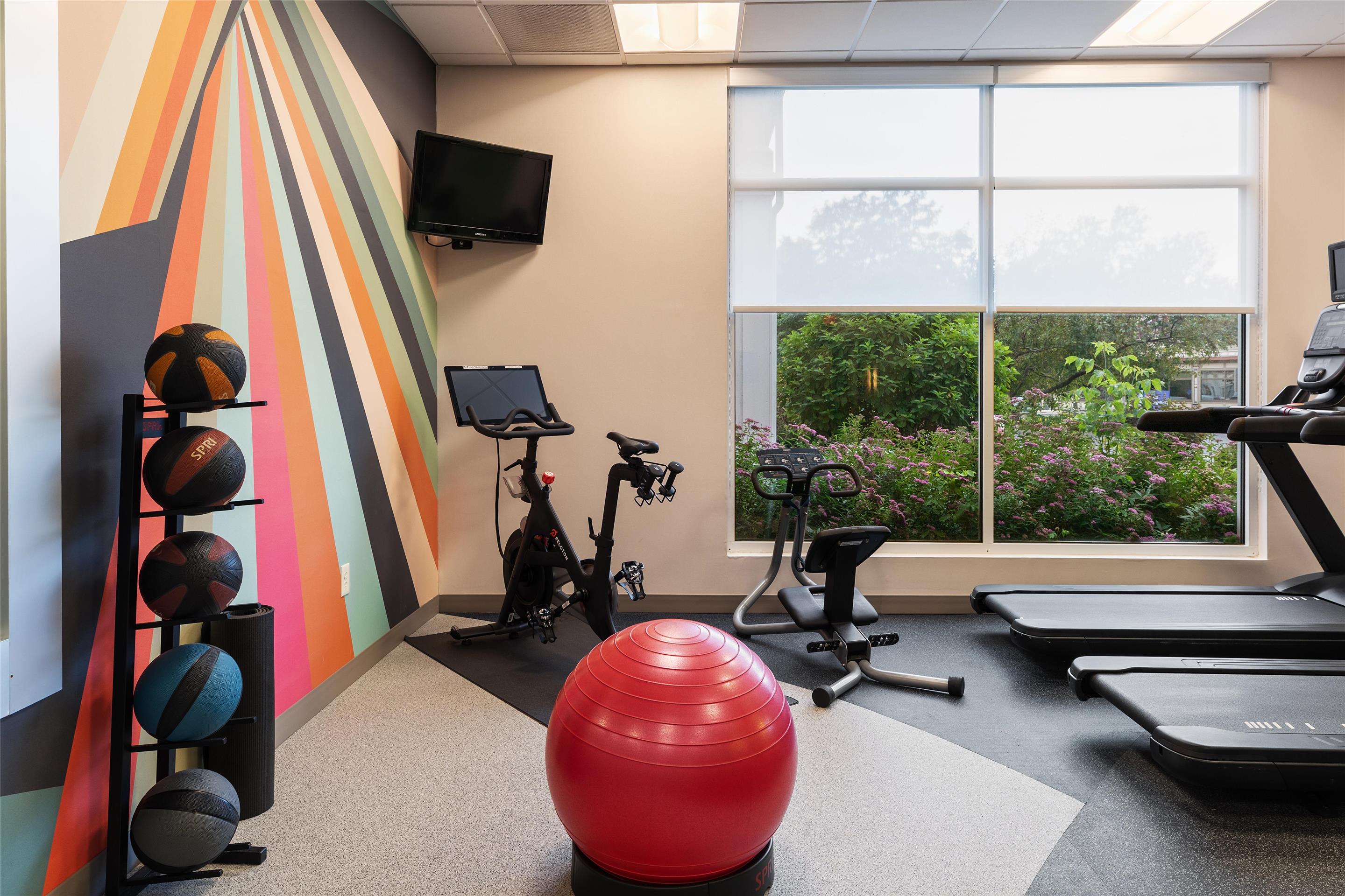 Health club fitness center gym | Hilton Garden Inn Auburn