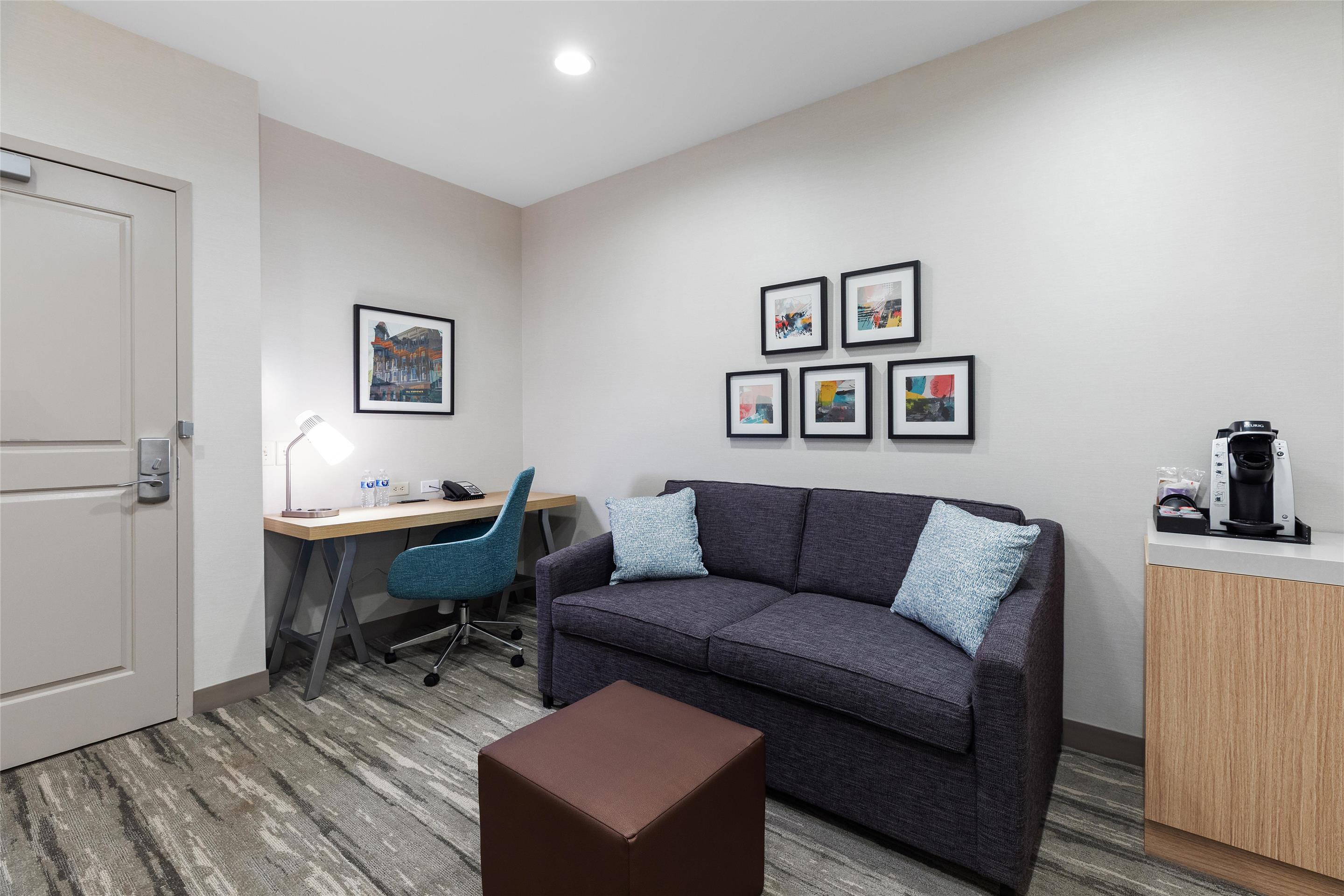 Guest room