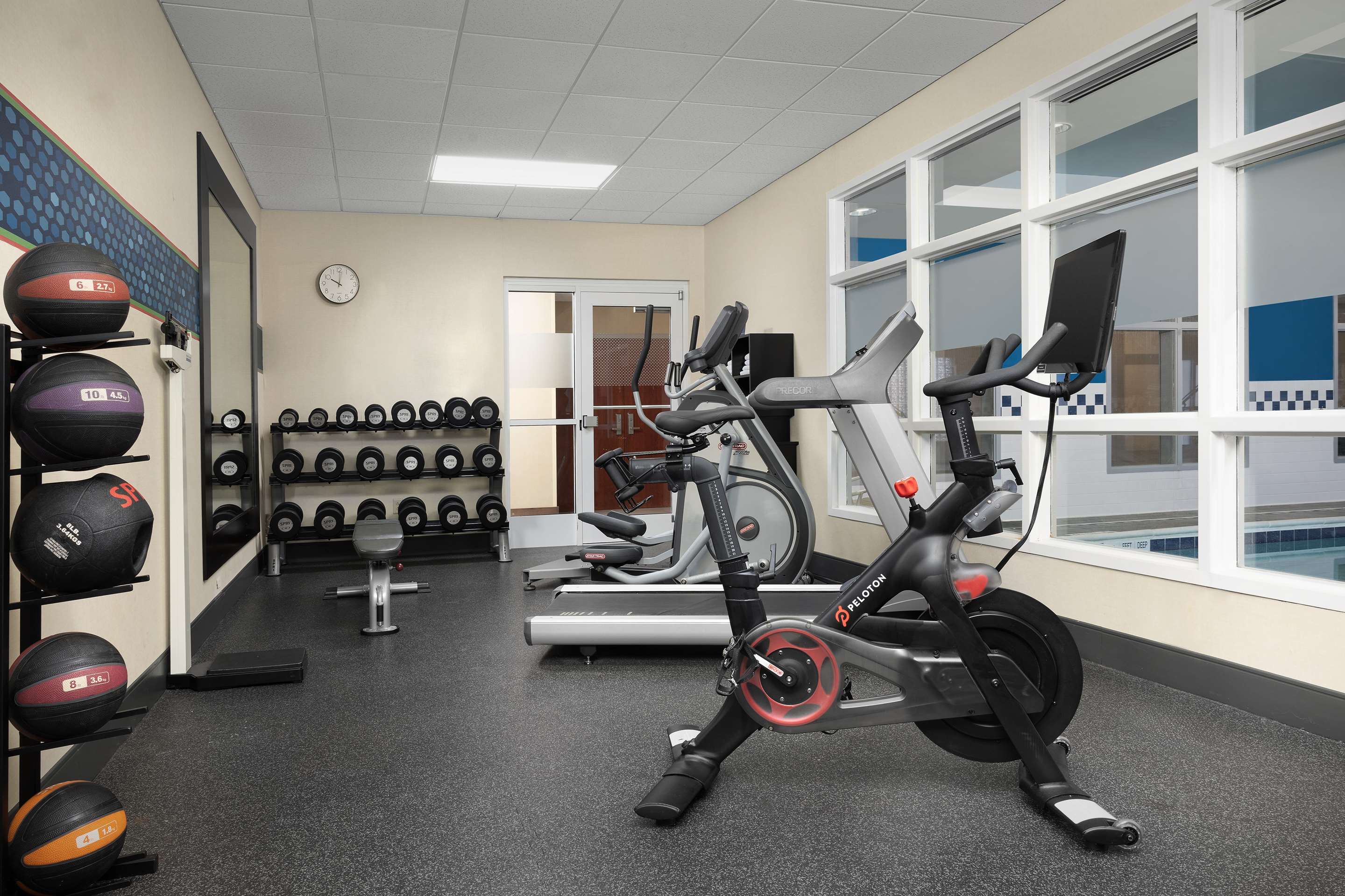 Health club fitness center gym | Hampton Inn Syracuse Clay