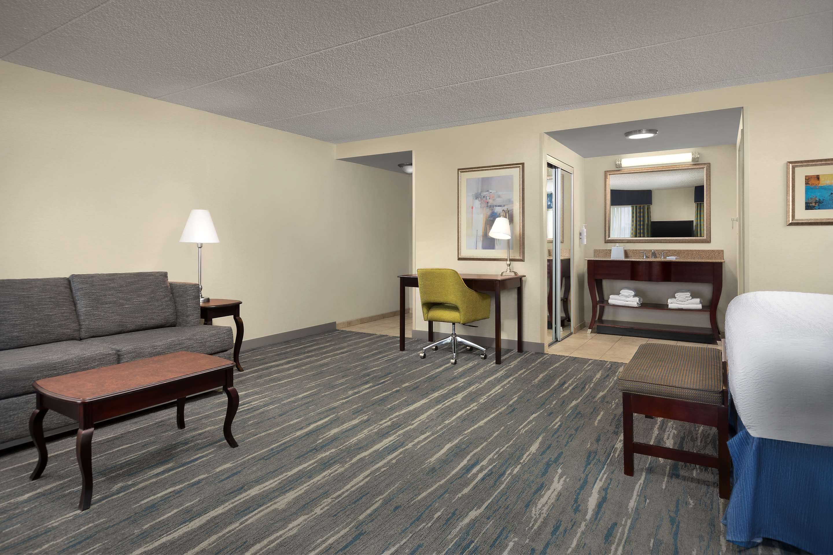 Guest room