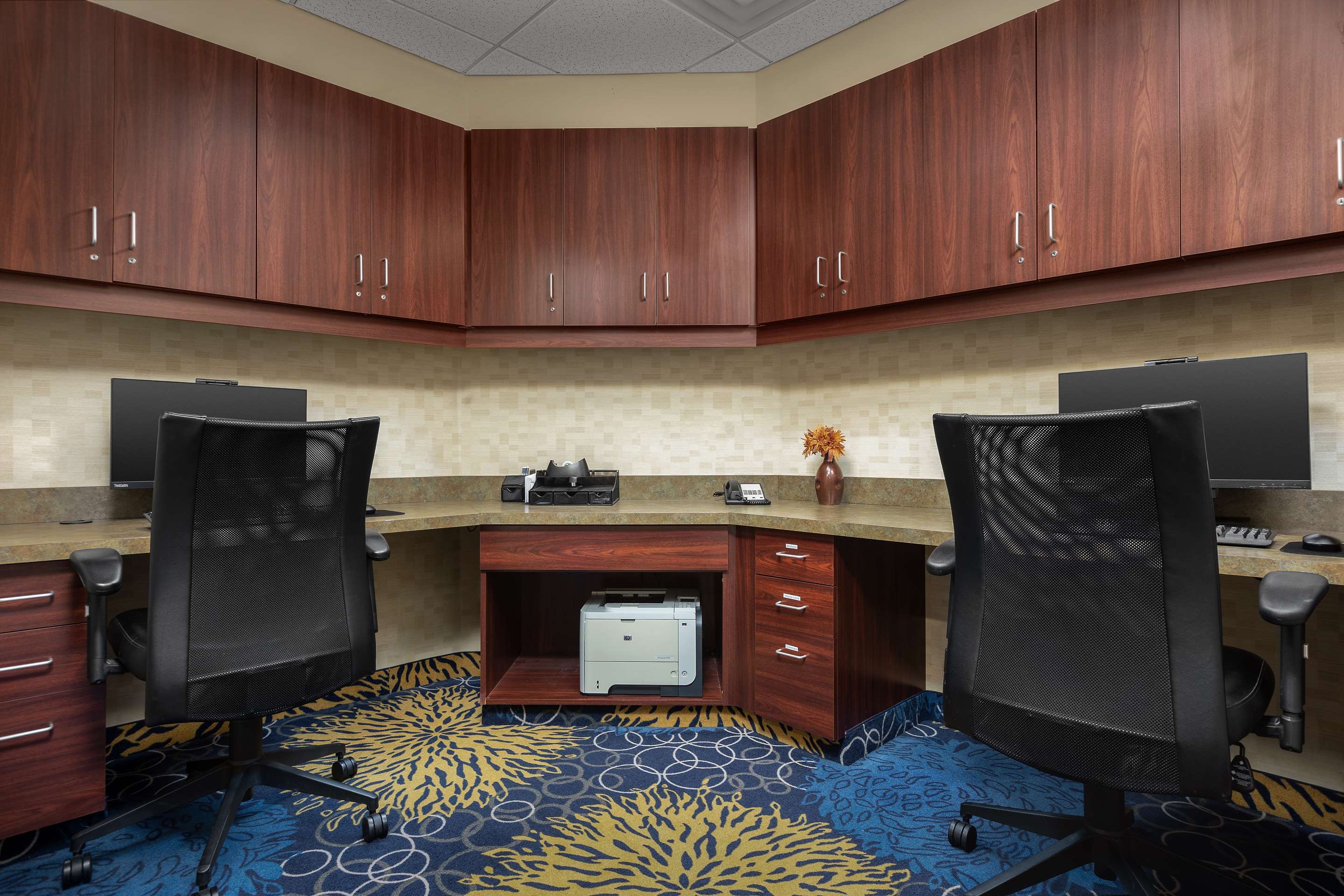 Business Center | Hampton Inn Syracuse Clay