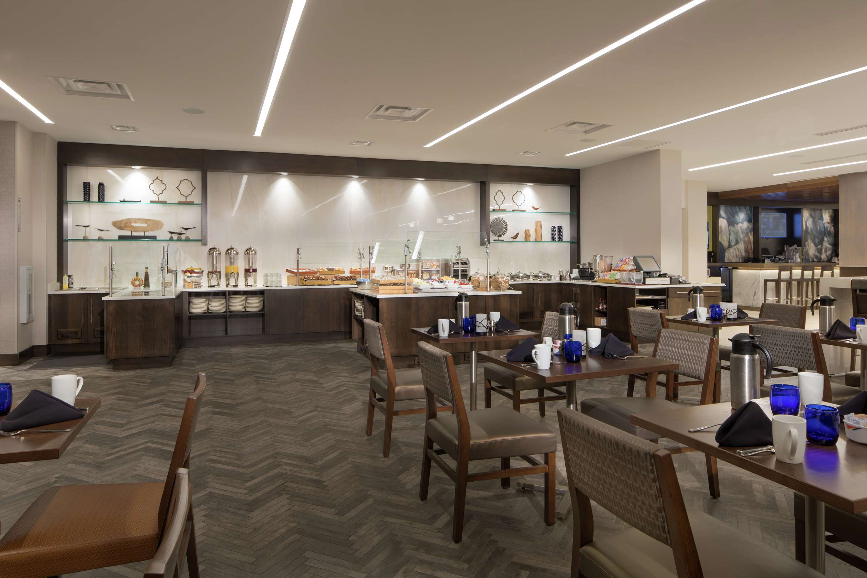 Restaurant | DoubleTree by Hilton Hotel Syracuse