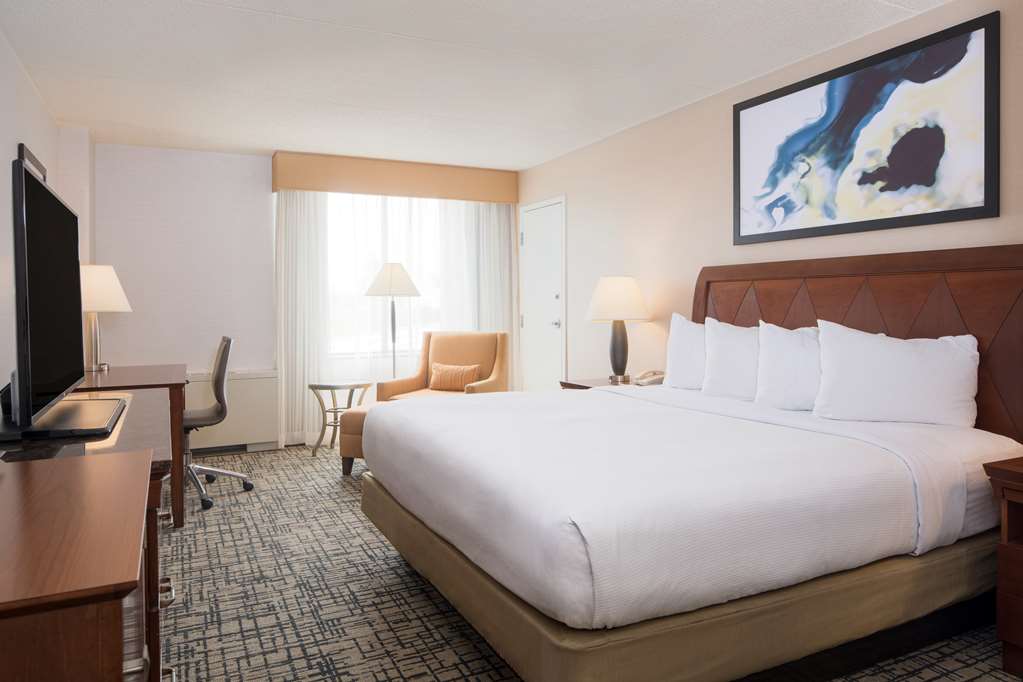 DoubleTree by Hilton Syracuse Room Type - 1KG MOB HEAR ACC RI-SHW NS