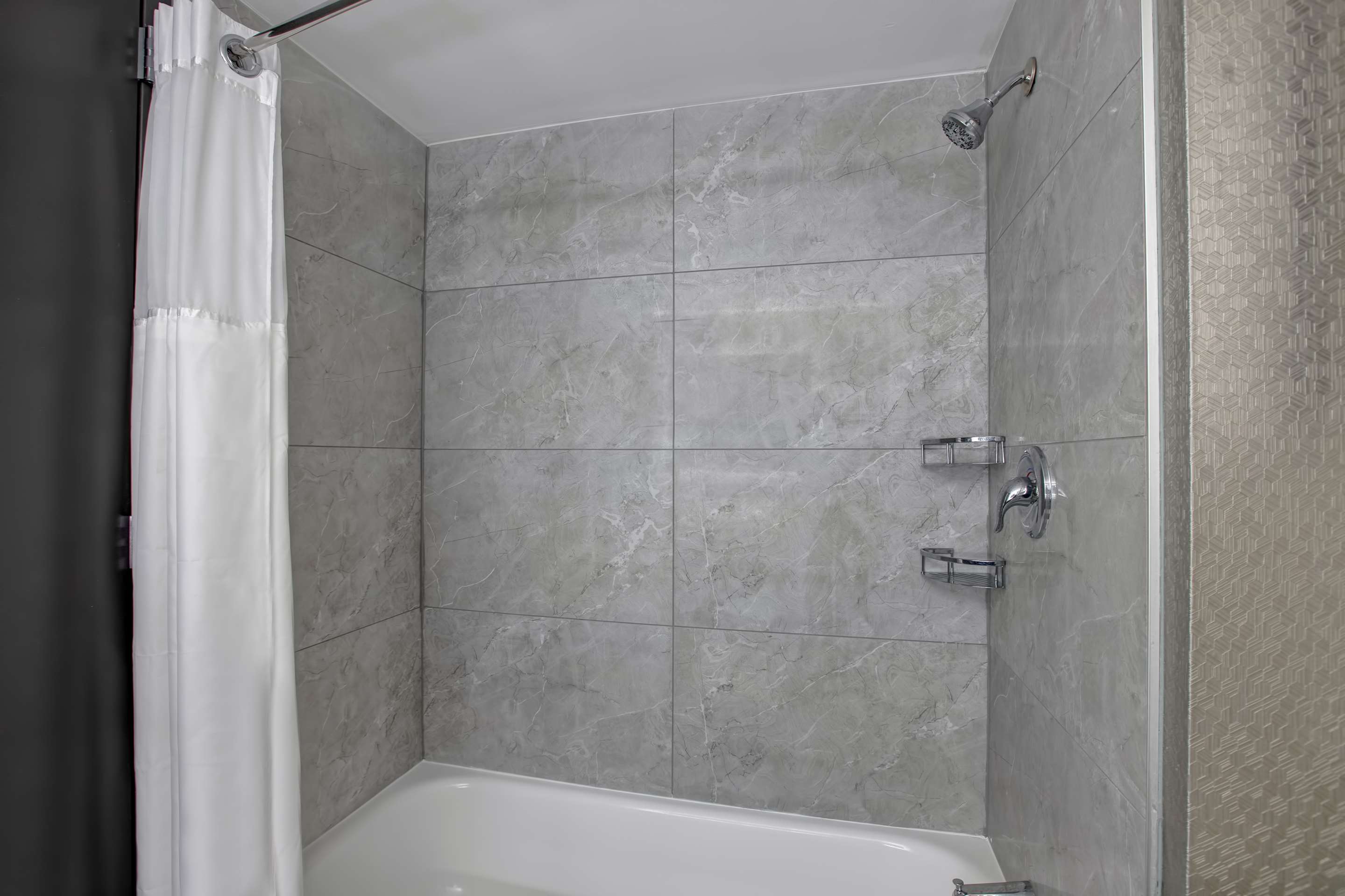 Guest room bath