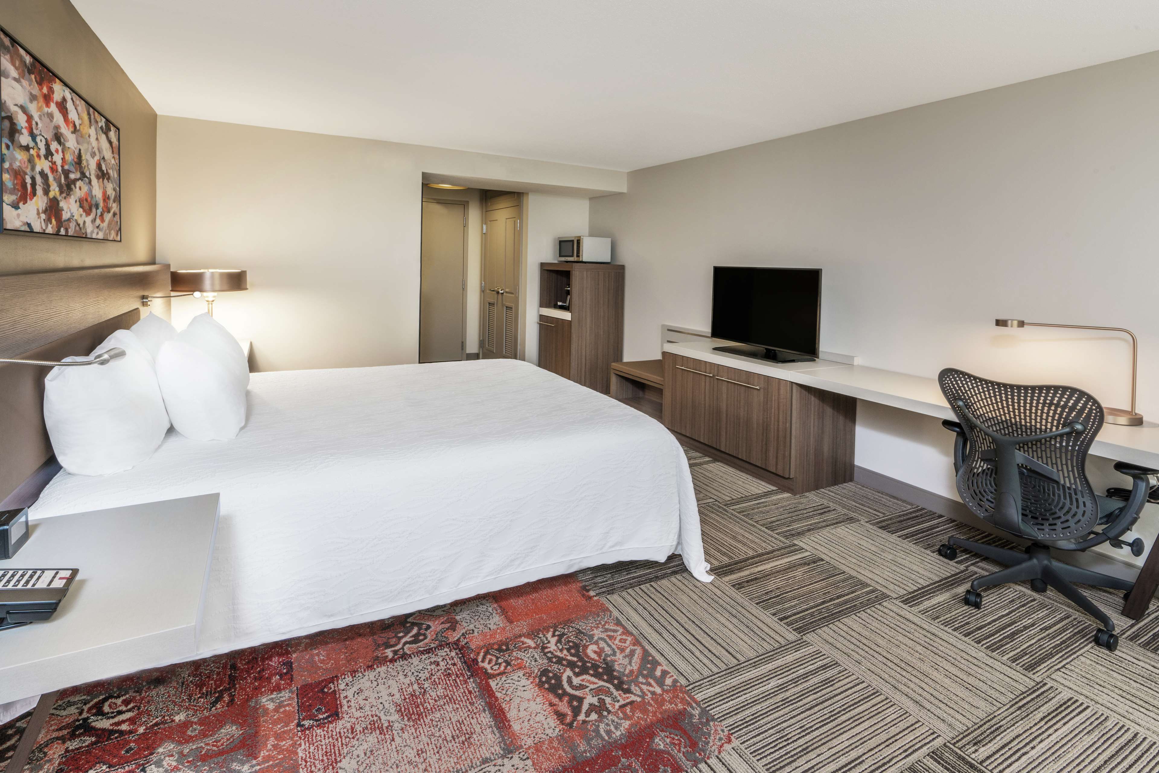 Hilton Garden Inn Syracuse Room Type - 1 KING ACC RM W BATHTUB