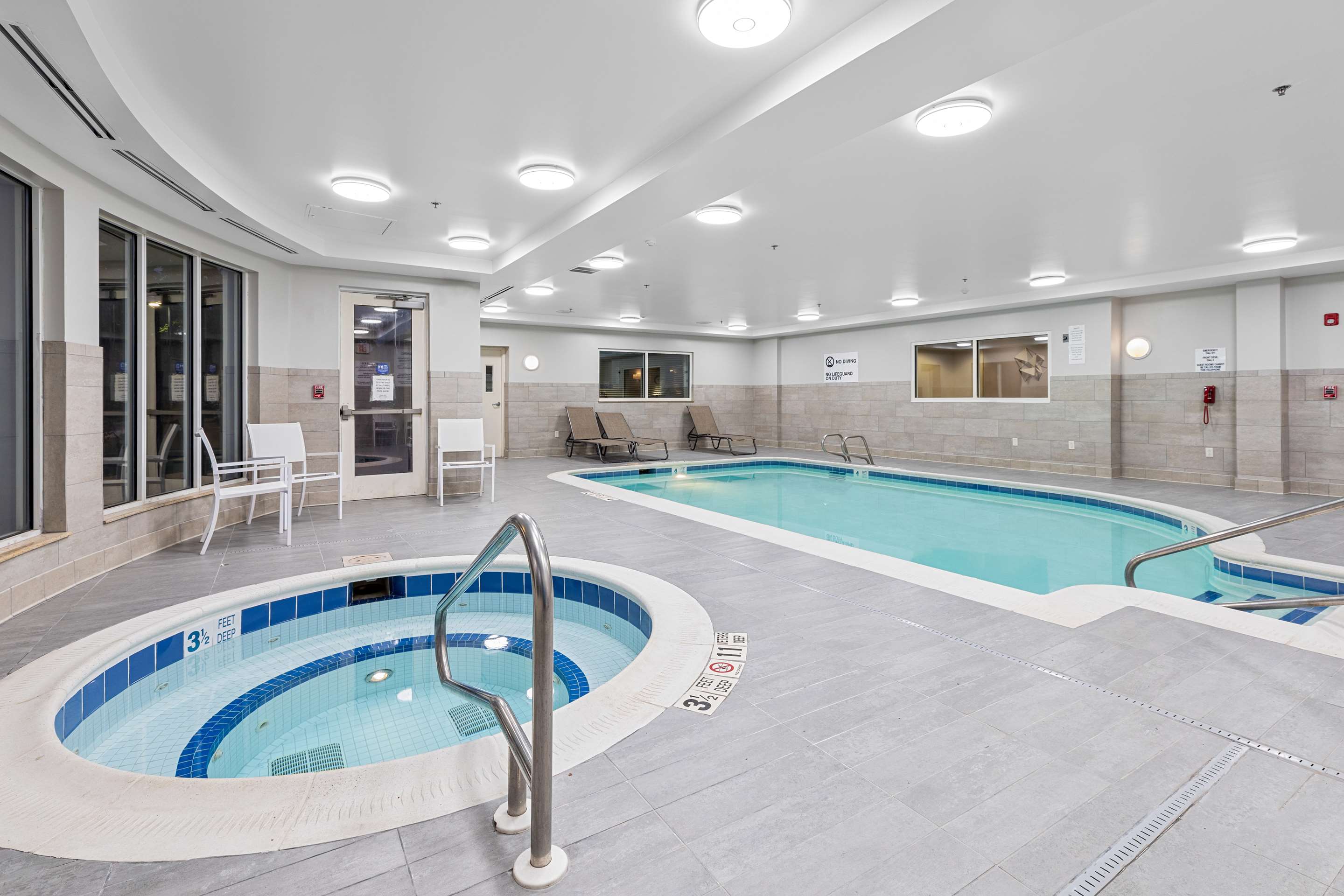 Pool | Hilton Garden Inn Syracuse