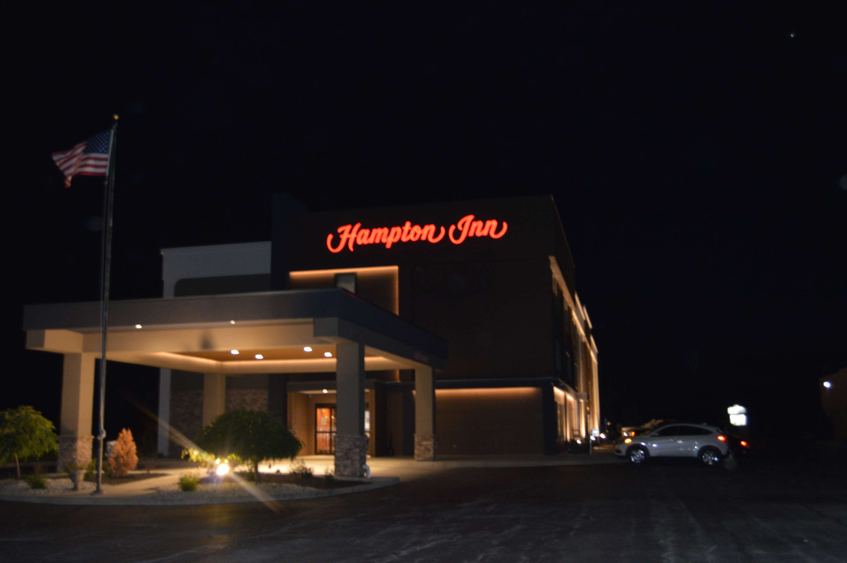 Exterior | Hampton Inn Tiffin