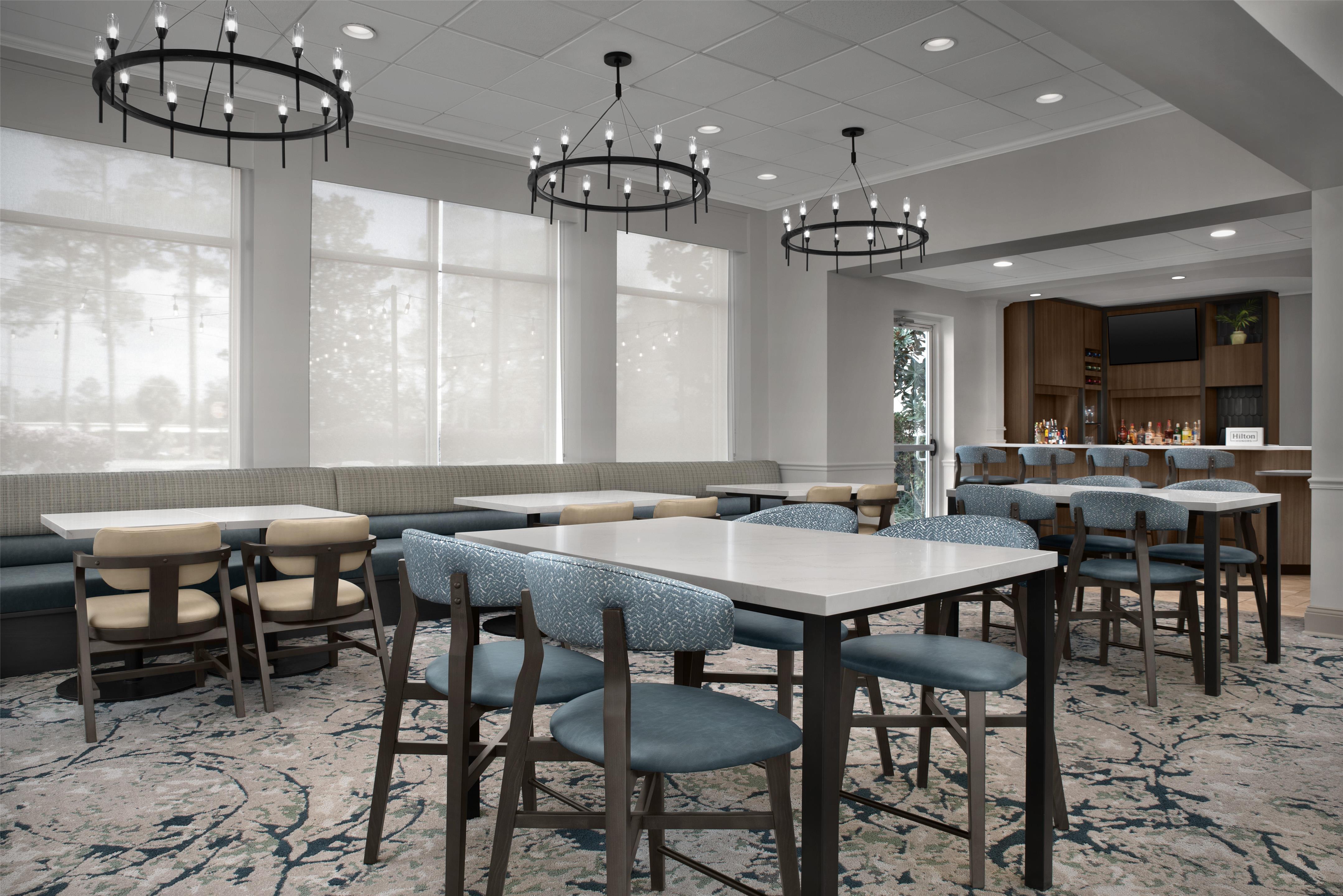 Restaurant | Hilton Garden Inn Tallahassee Central