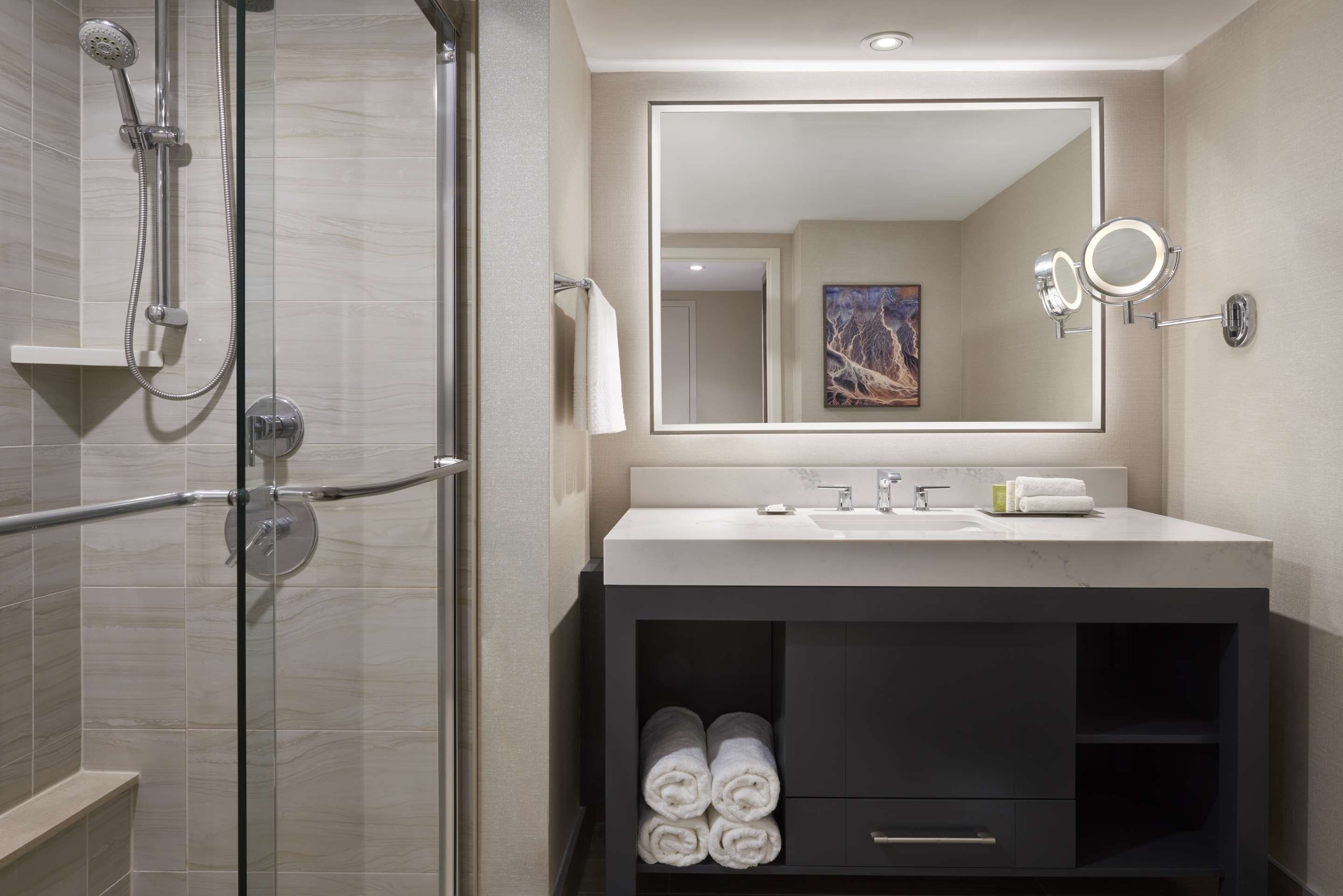 Guest room bath