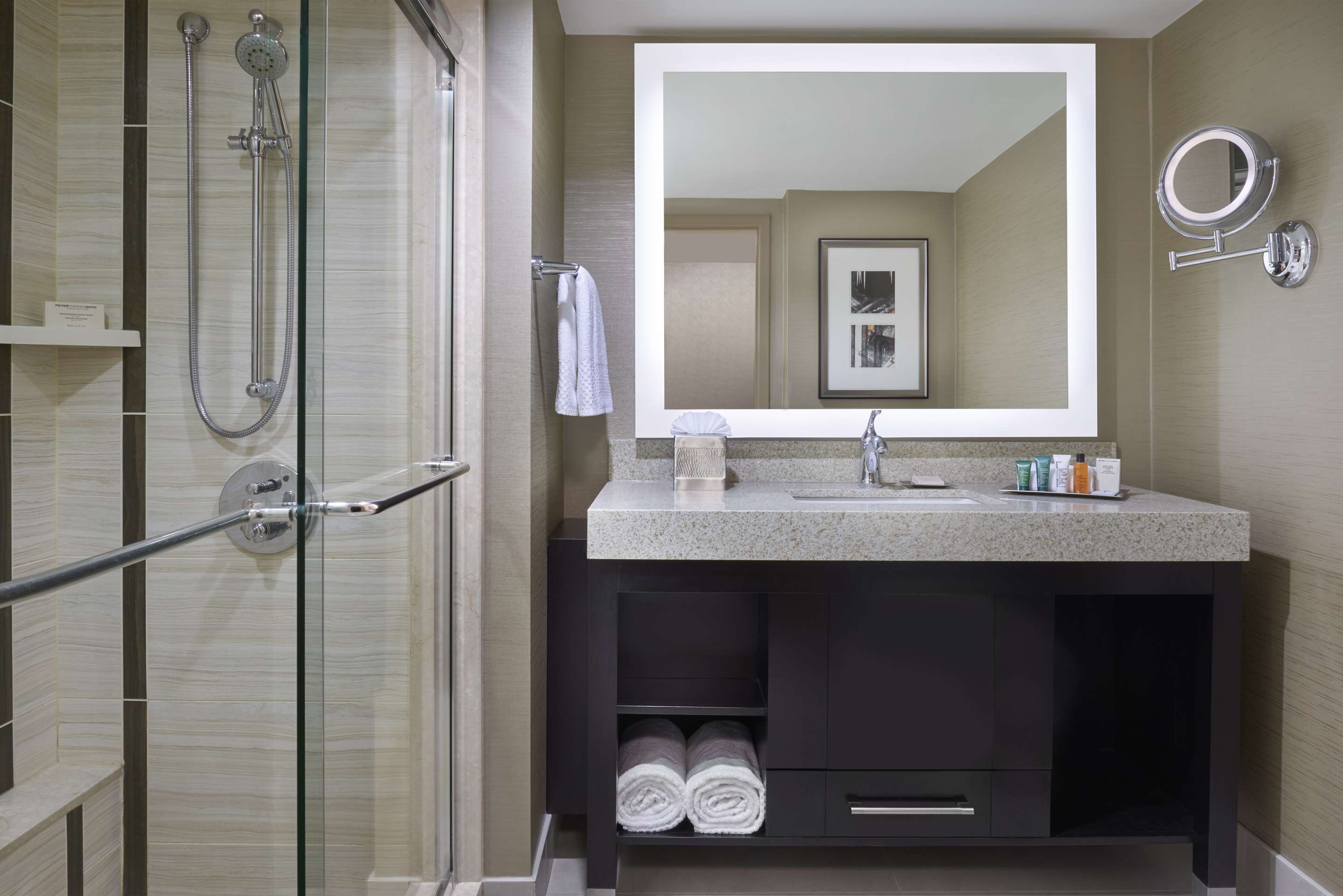 Guest room bath