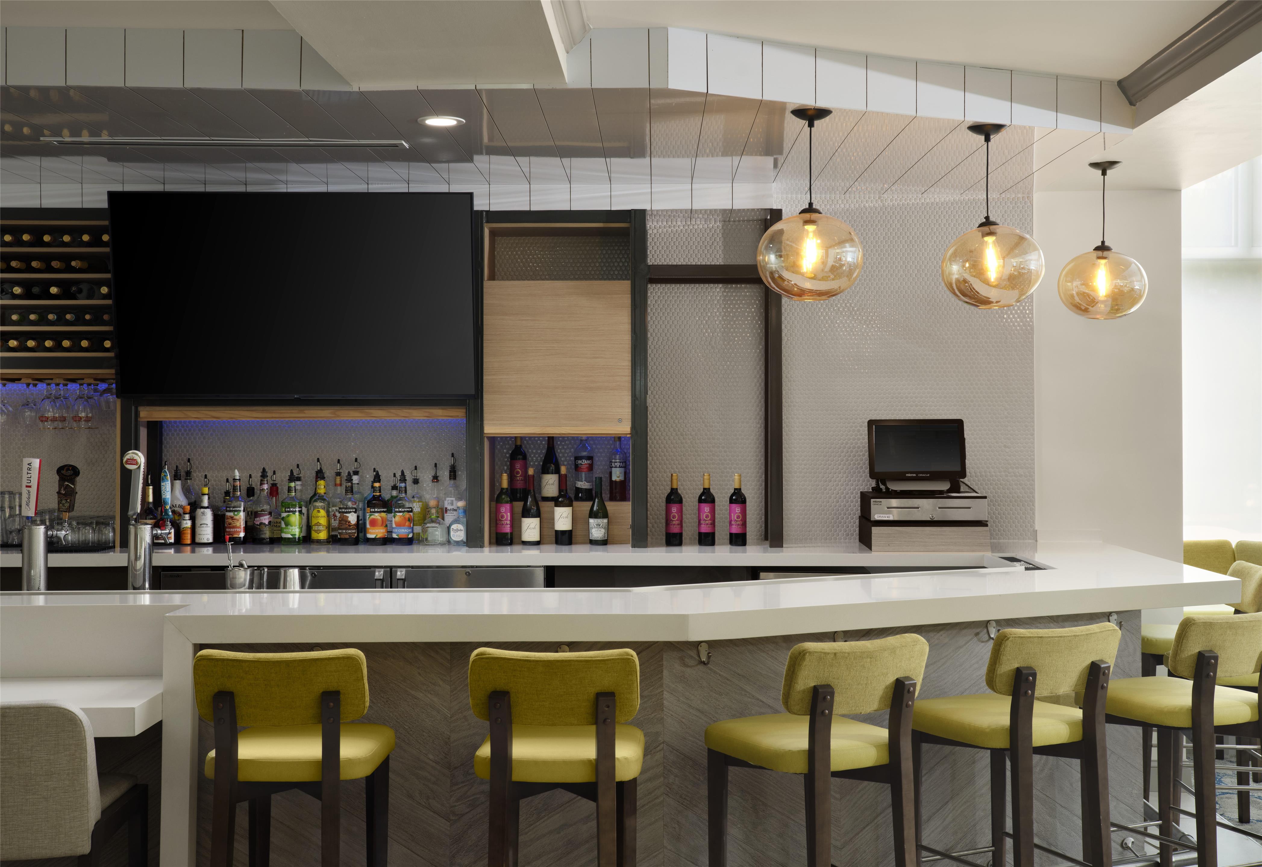 BarLounge | Hilton Garden Inn Tampa East/Brandon