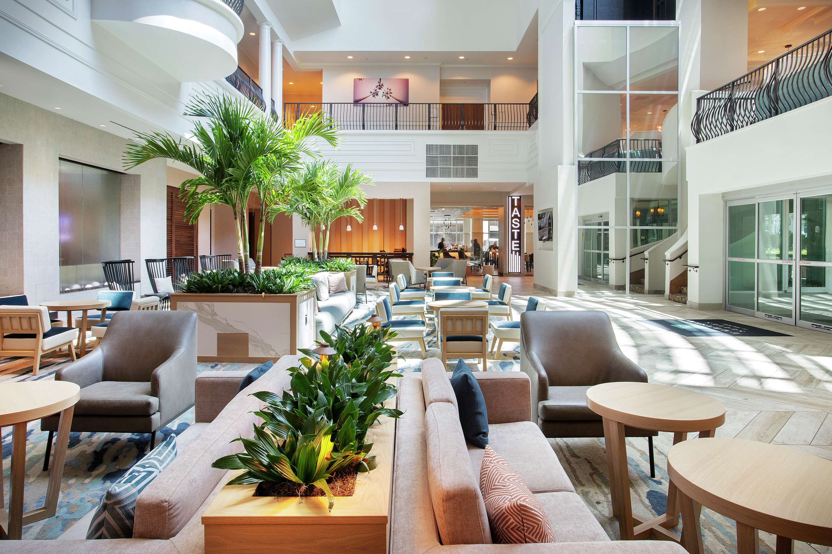 Lobby | Embassy Suites by Hilton Tampa Downtown Convention Center
