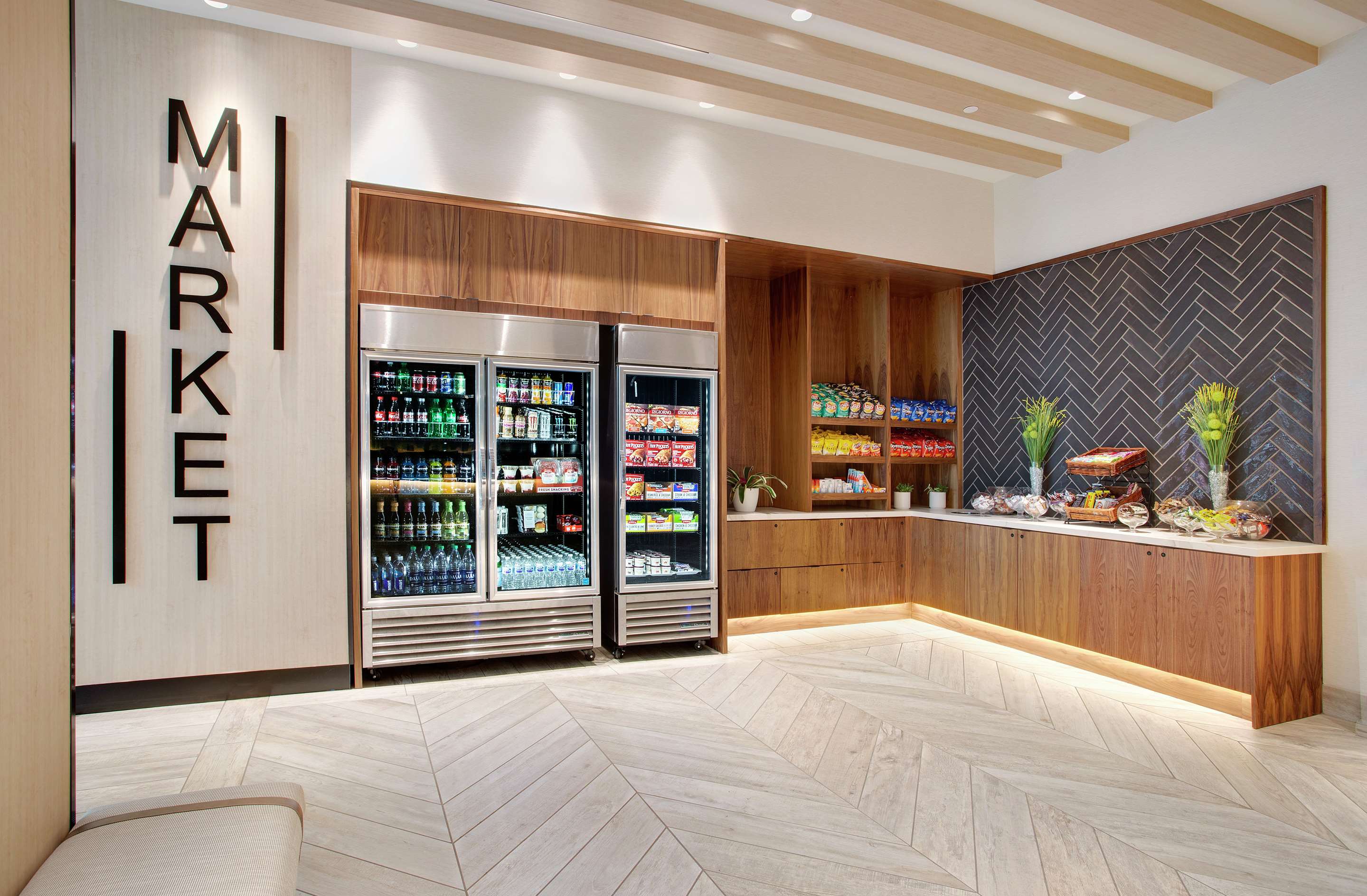 Restaurant | Embassy Suites by Hilton Tampa Downtown Convention Center